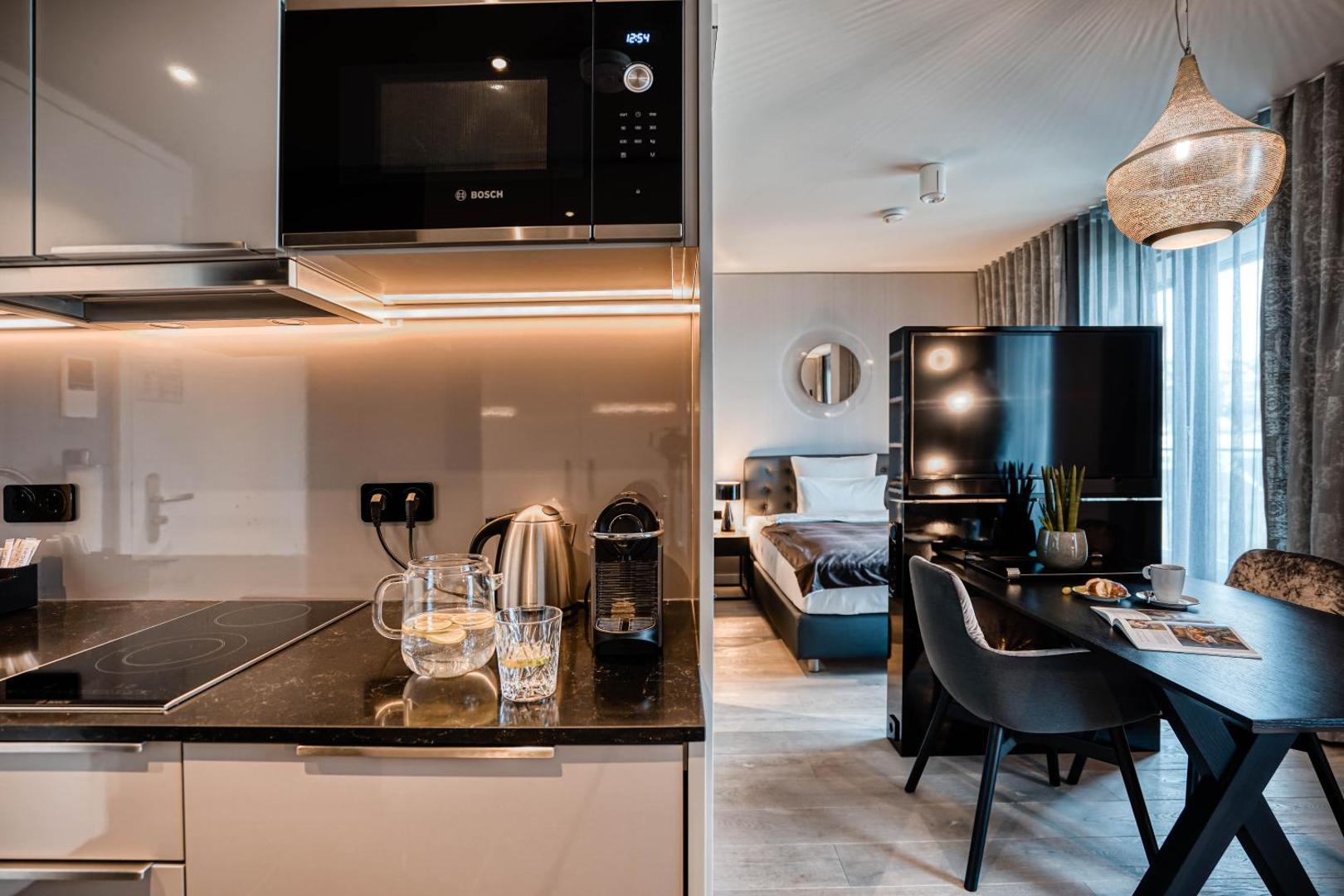 CLOUD N°7 APARTMENTS