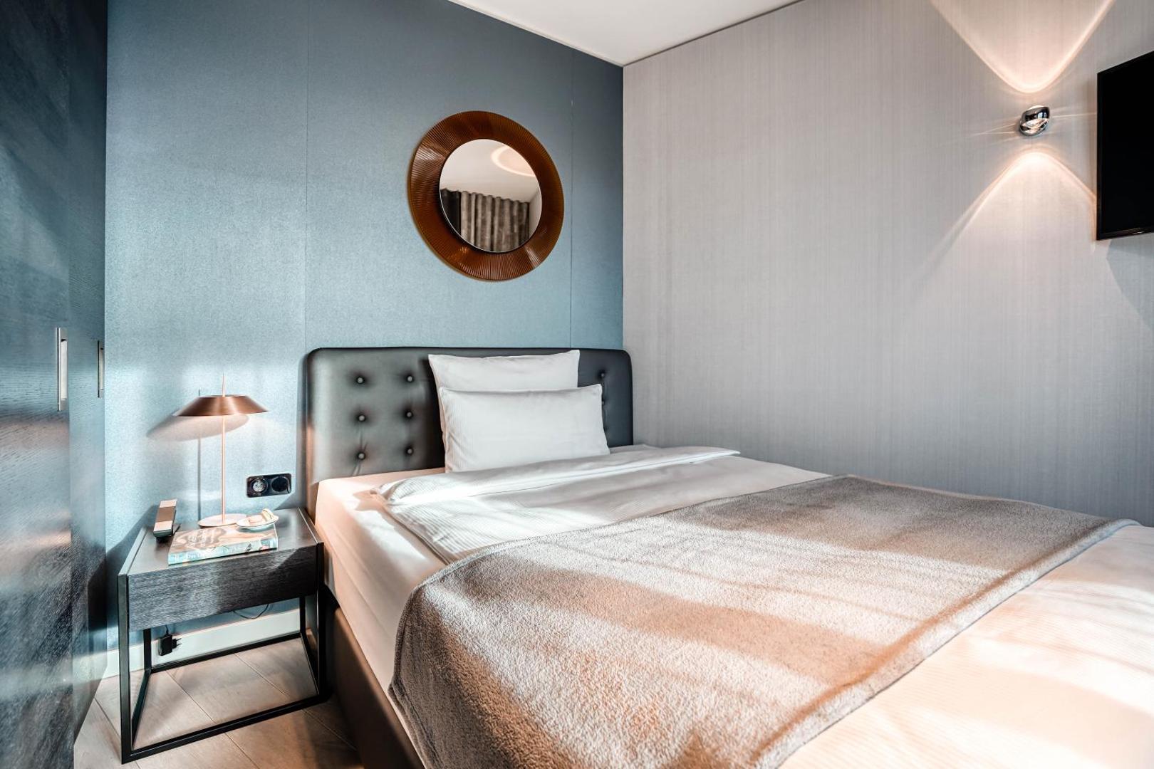 CLOUD N°7 APARTMENTS