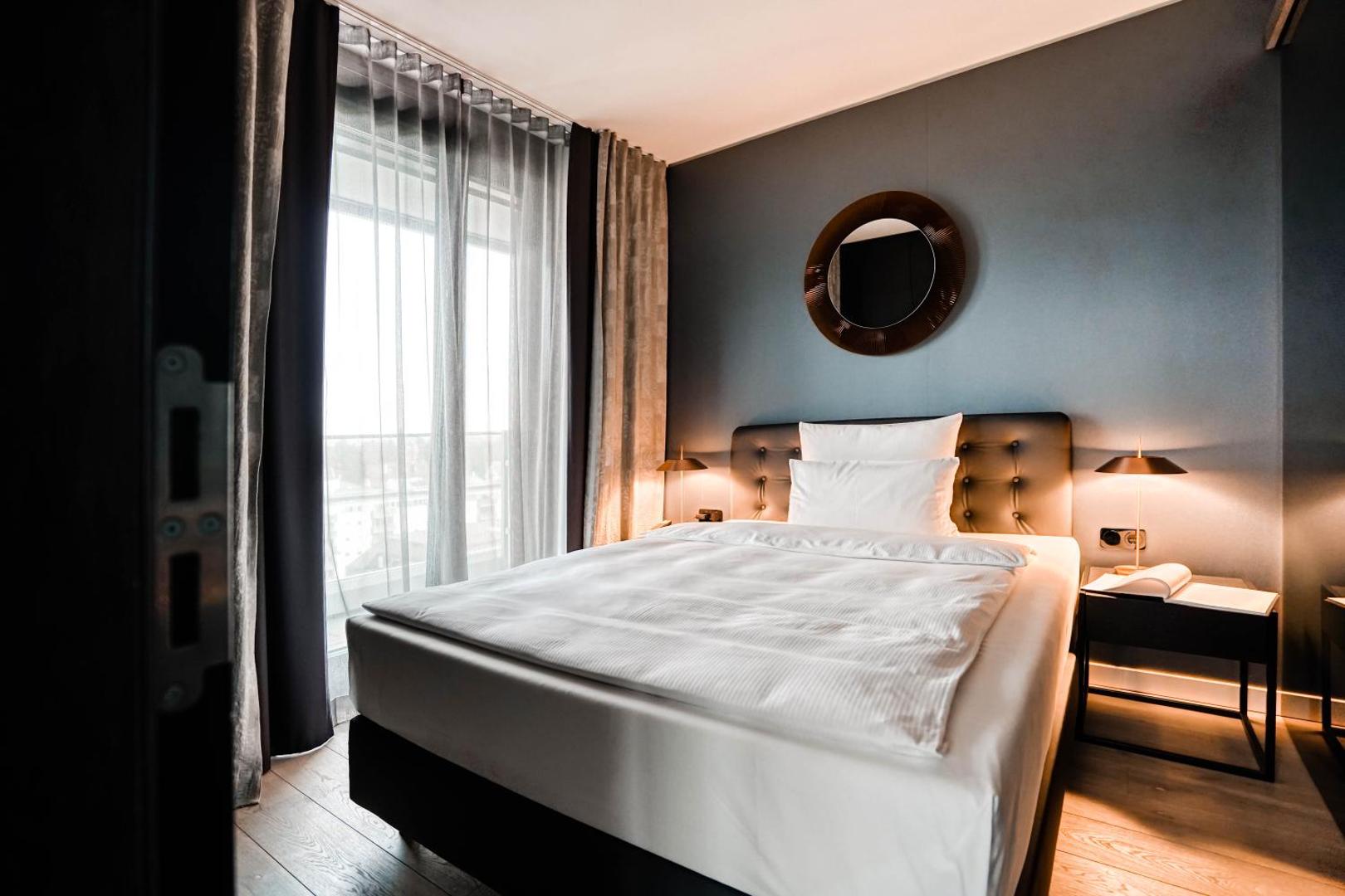 CLOUD N°7 APARTMENTS