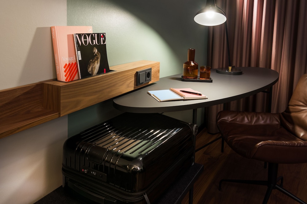 Emilu Hotel