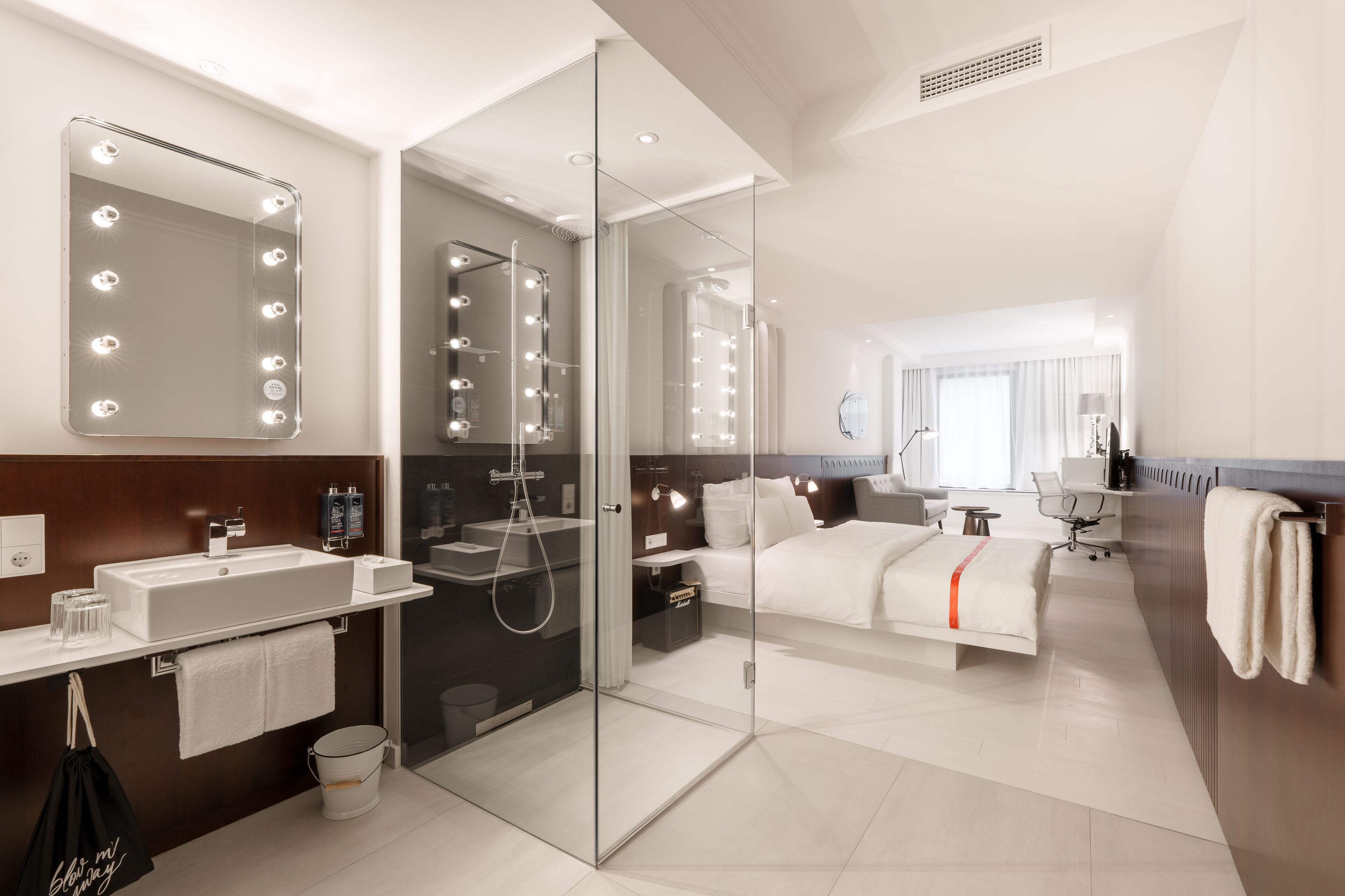 Ruby Hanna Hotel