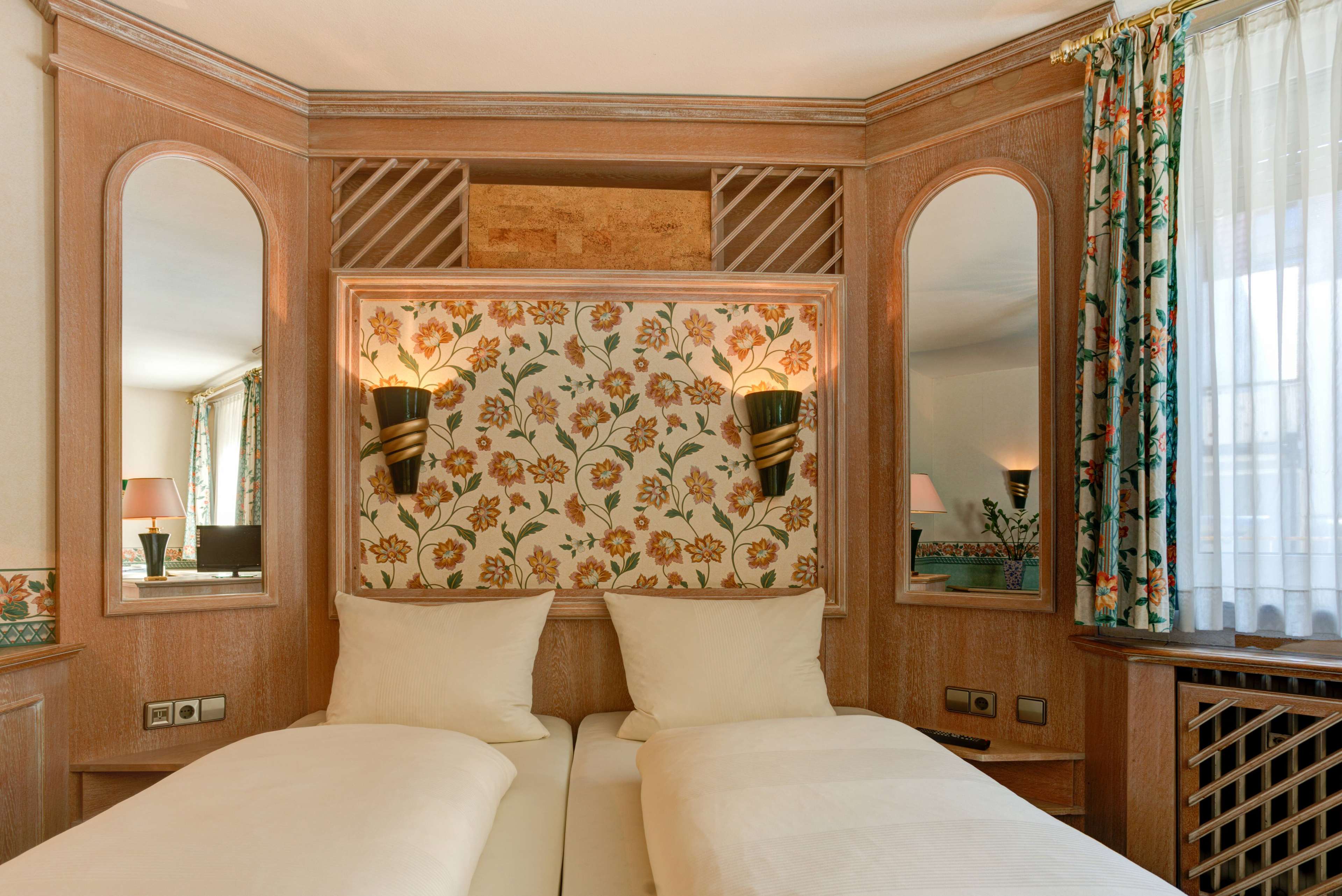 Centro Hotel Stern, Trademark Collection by Wyndham