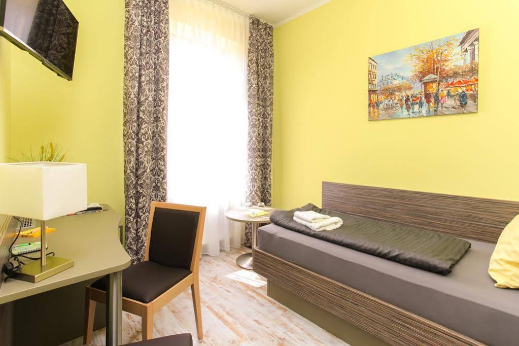 Eshramo Restaurant & Pension