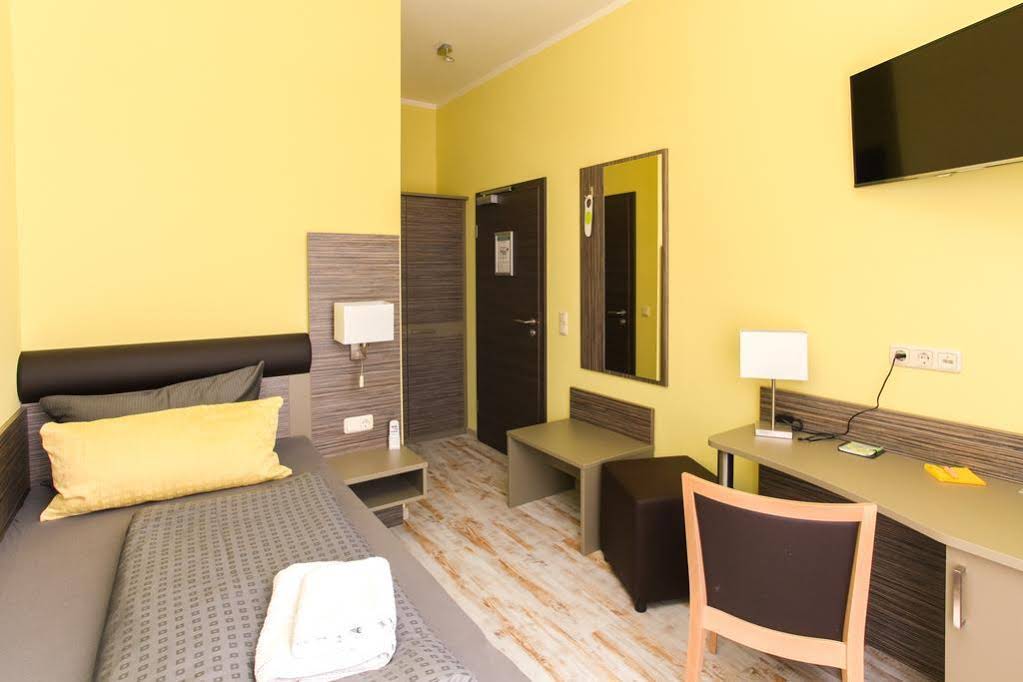 Eshramo Restaurant & Pension