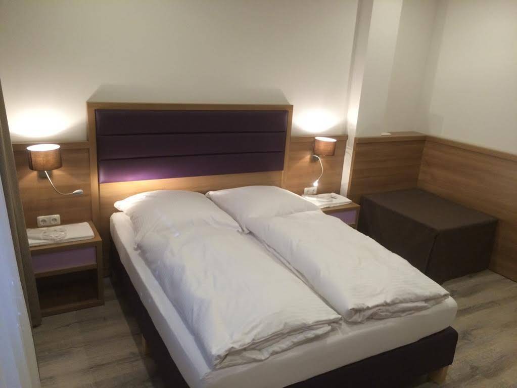 Slamba Hostel