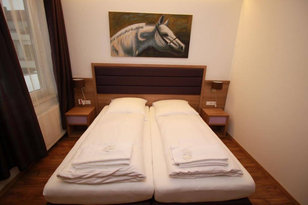 Slamba Hostel
