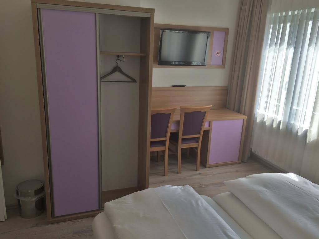 Slamba Hostel