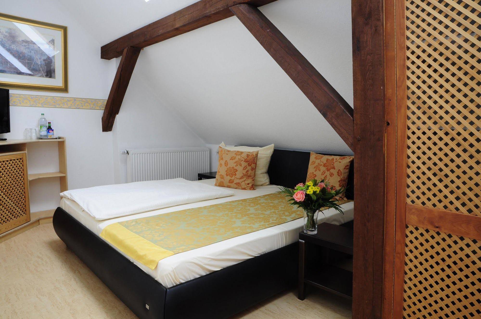 Schlossresidenz Heitzenhofen