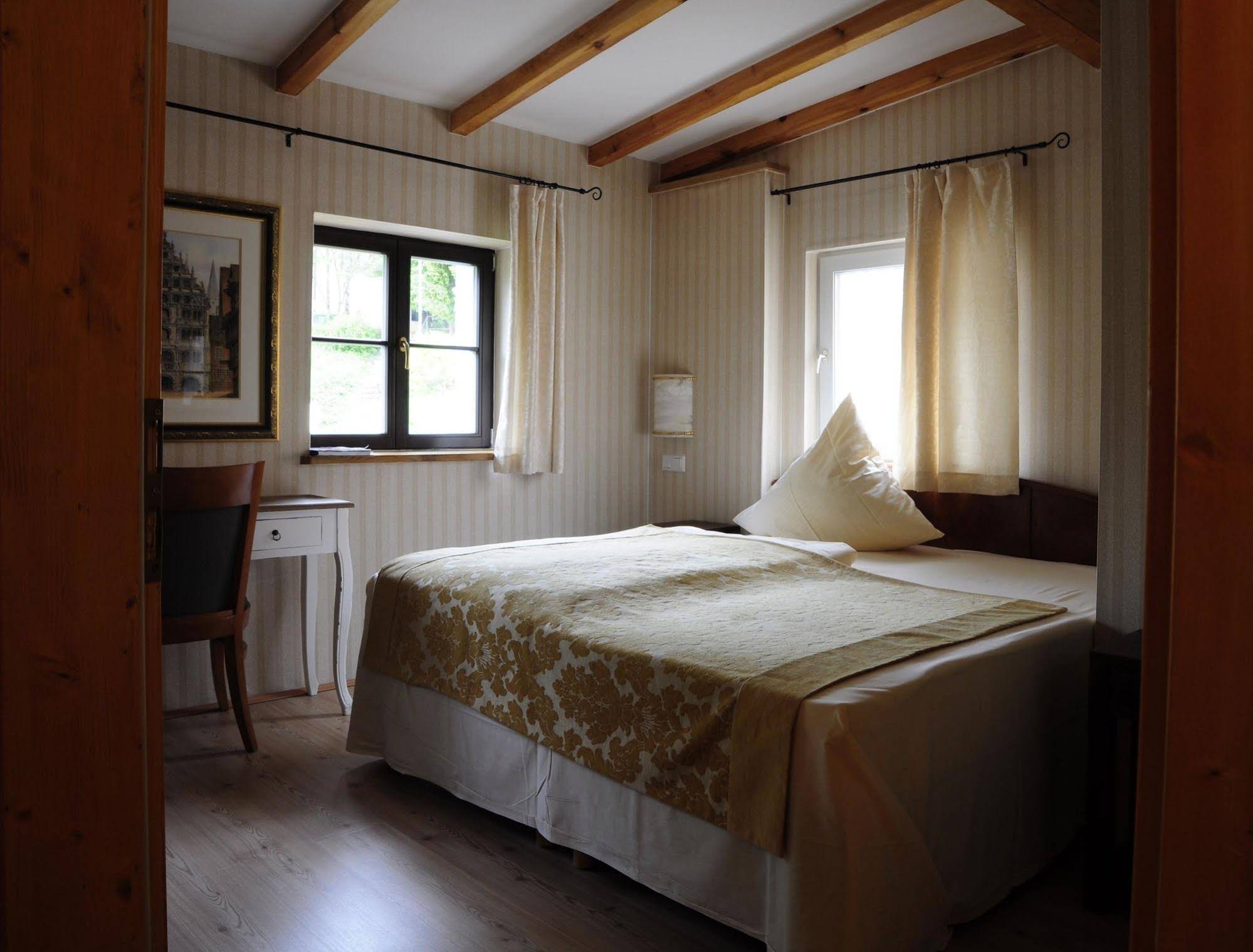 Schlossresidenz Heitzenhofen