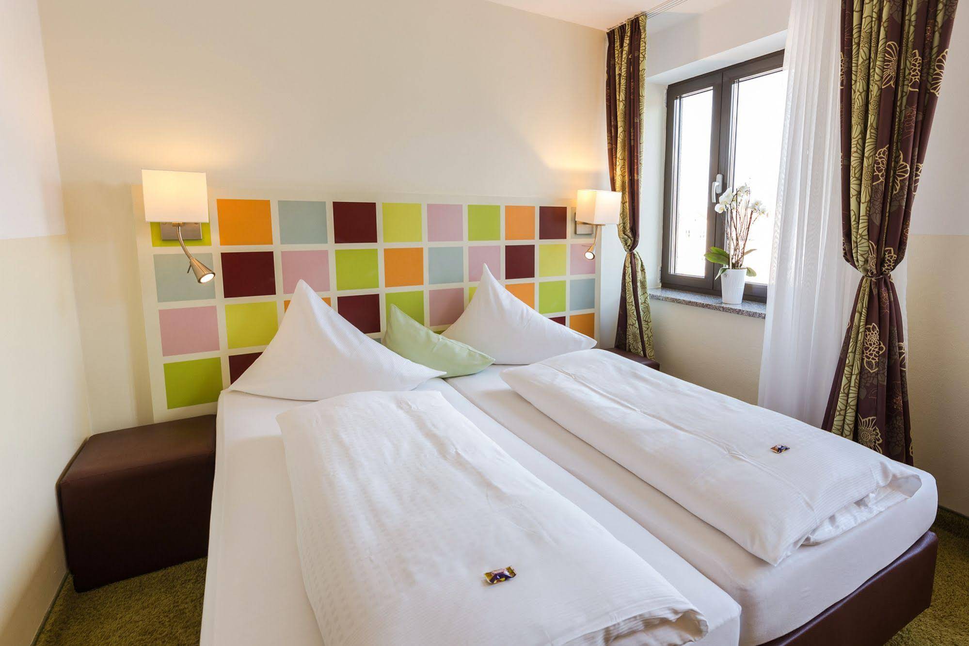 Hotel Arooma