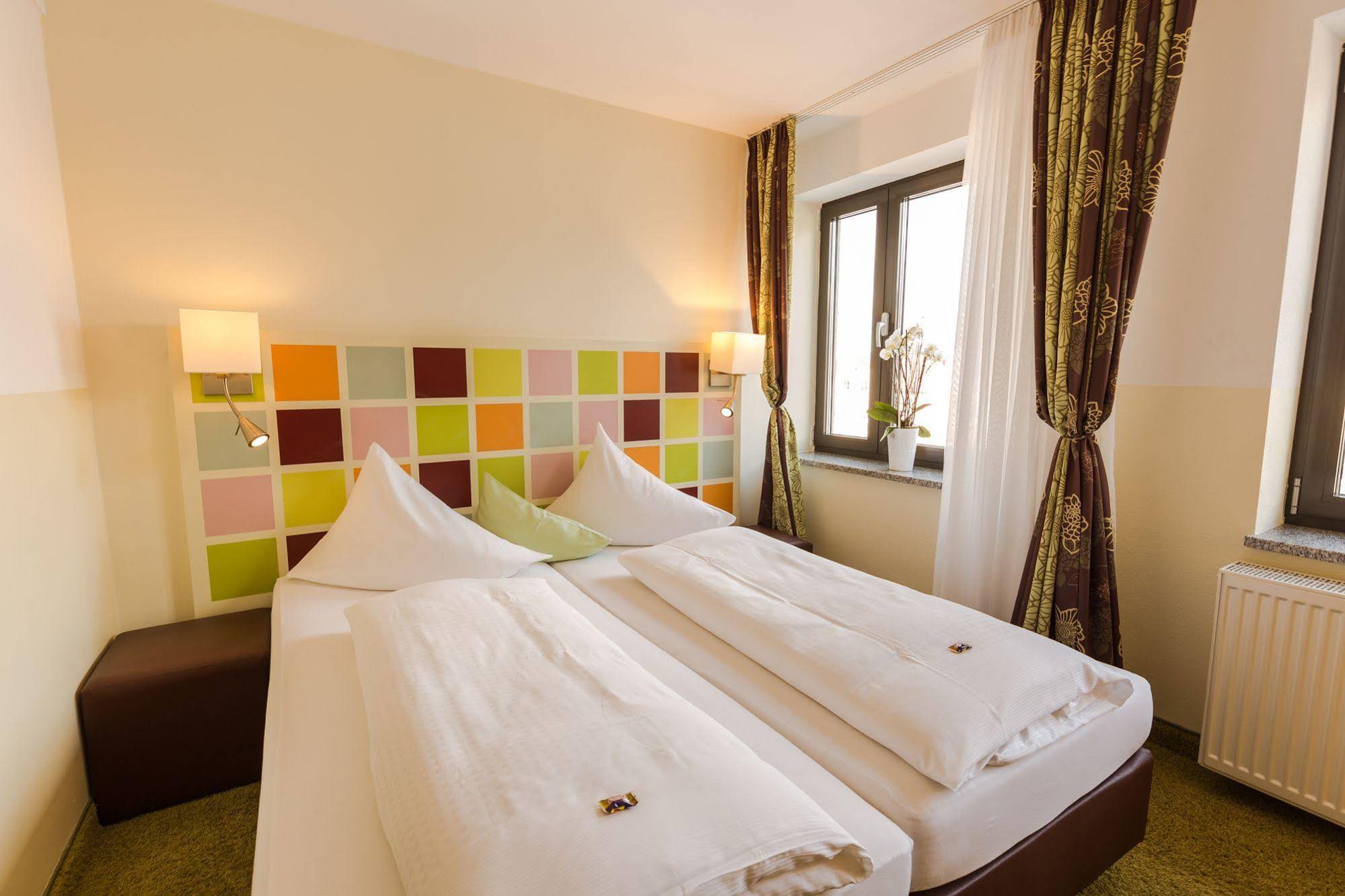 Hotel Arooma