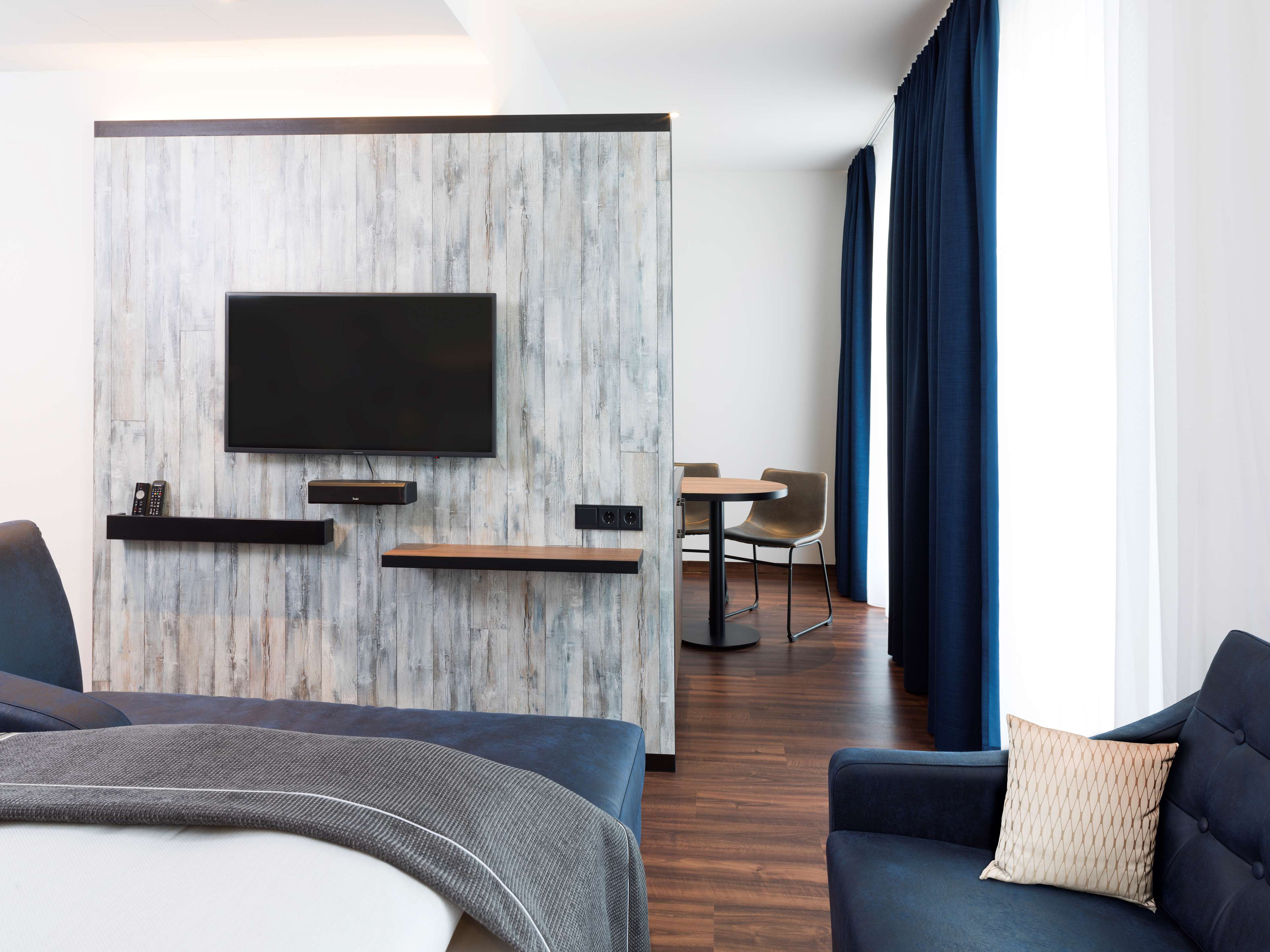 Holiday Inn - the niu, Saddle Fürth