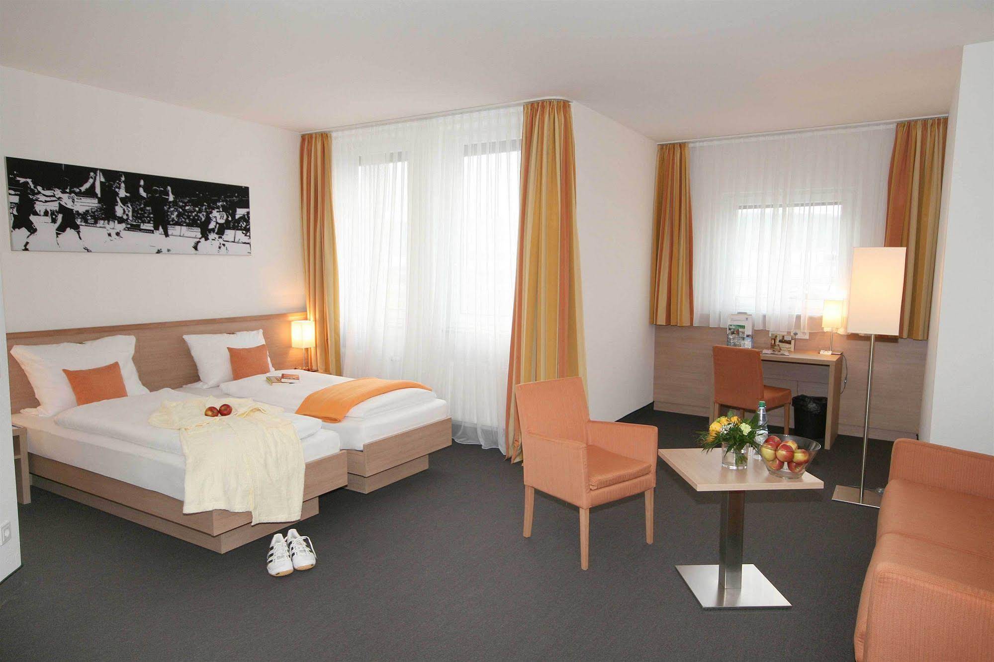 Business-Sporthotel Großwallstadt