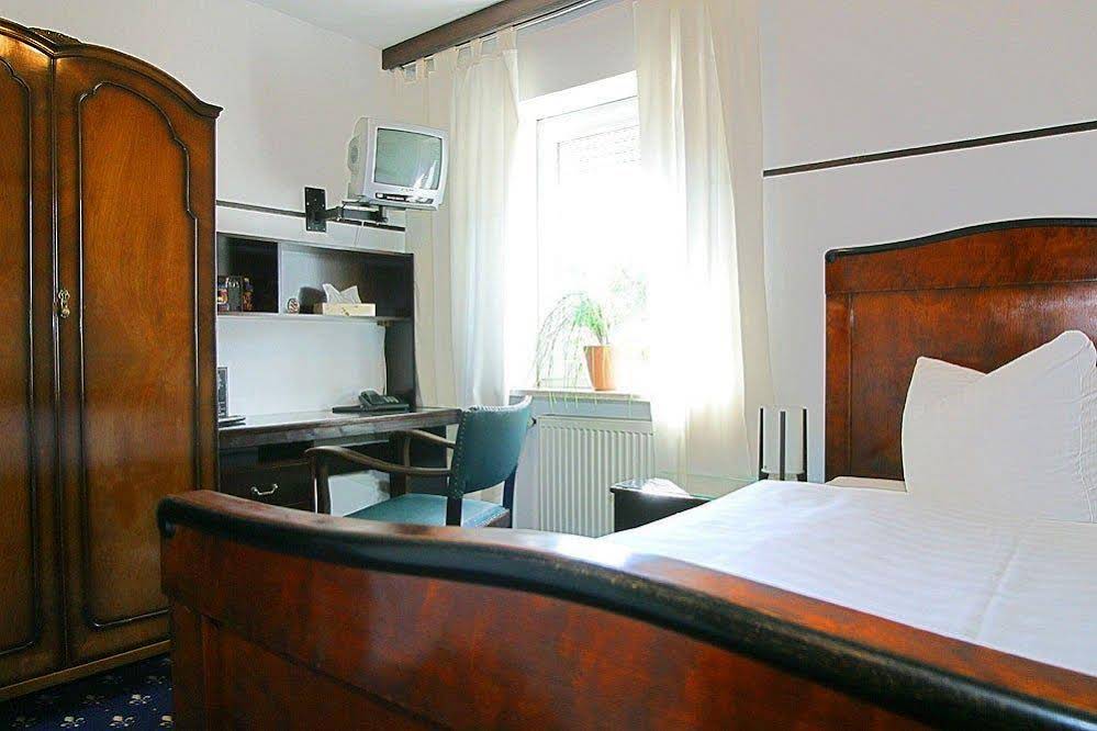 Airport Regent Hotel