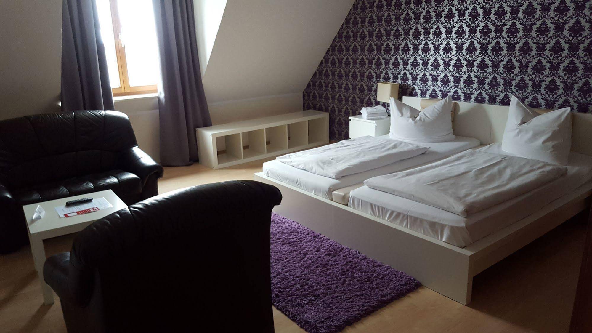 Hallbergerhof Hotel & Hostel