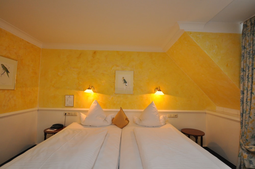 Hotel Altmünchen by Blattl