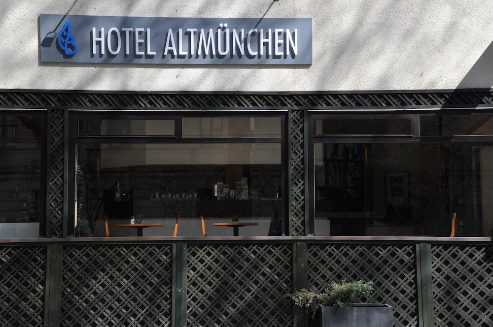 Hotel Altmünchen by Blattl