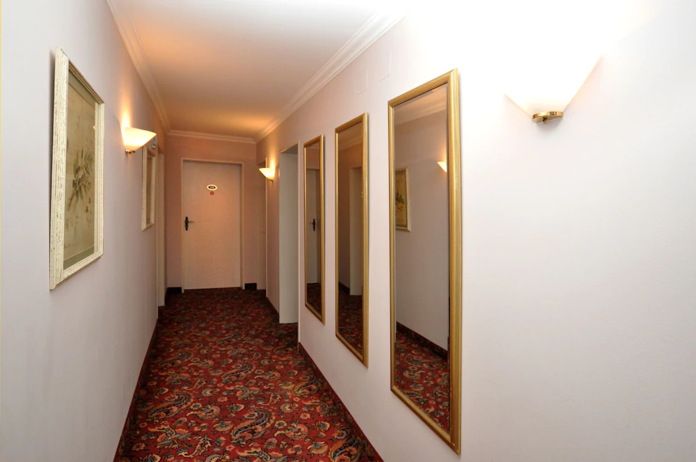 Hotel Altmünchen by Blattl