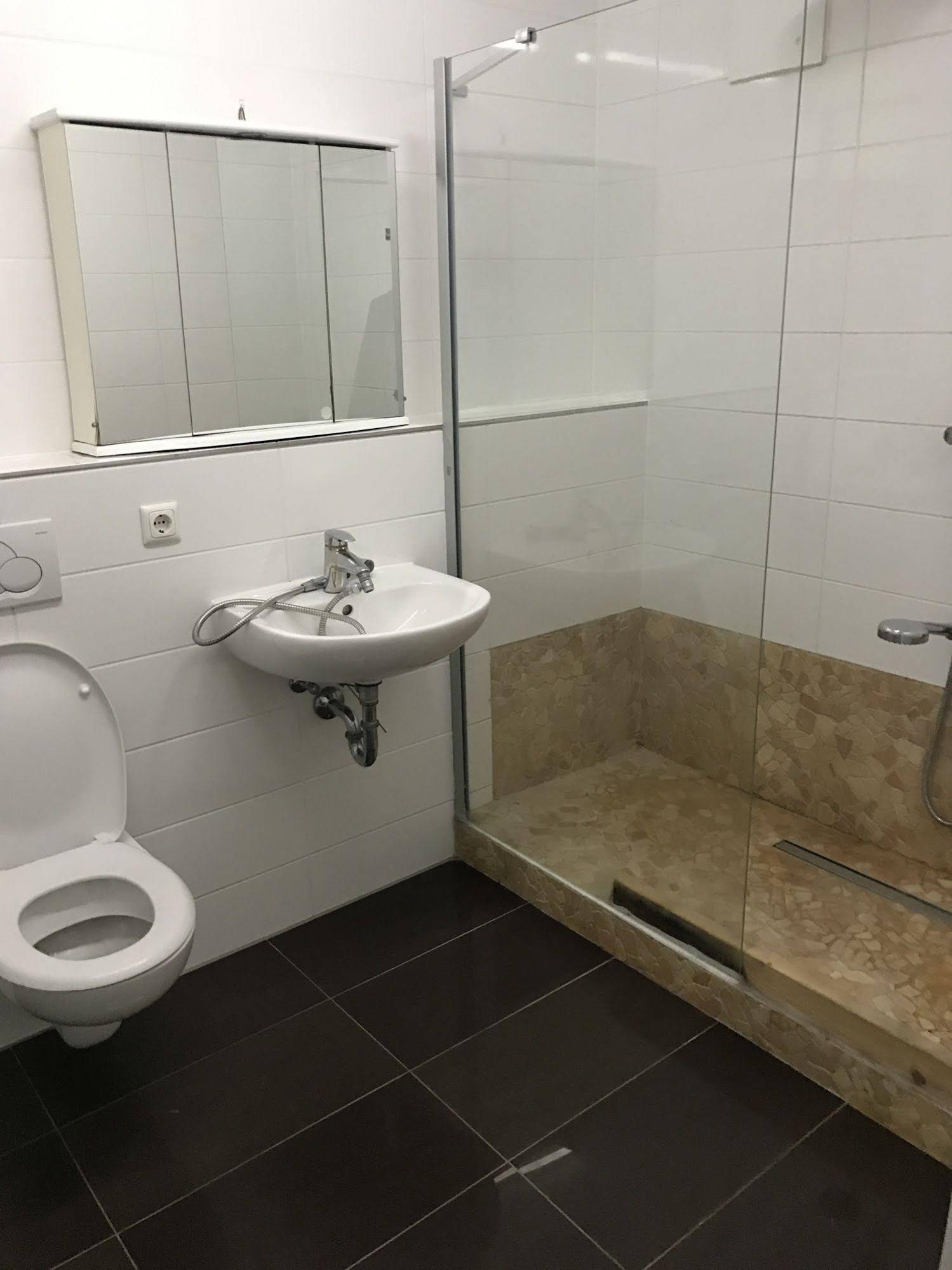 Kn Kahtan Boarding House