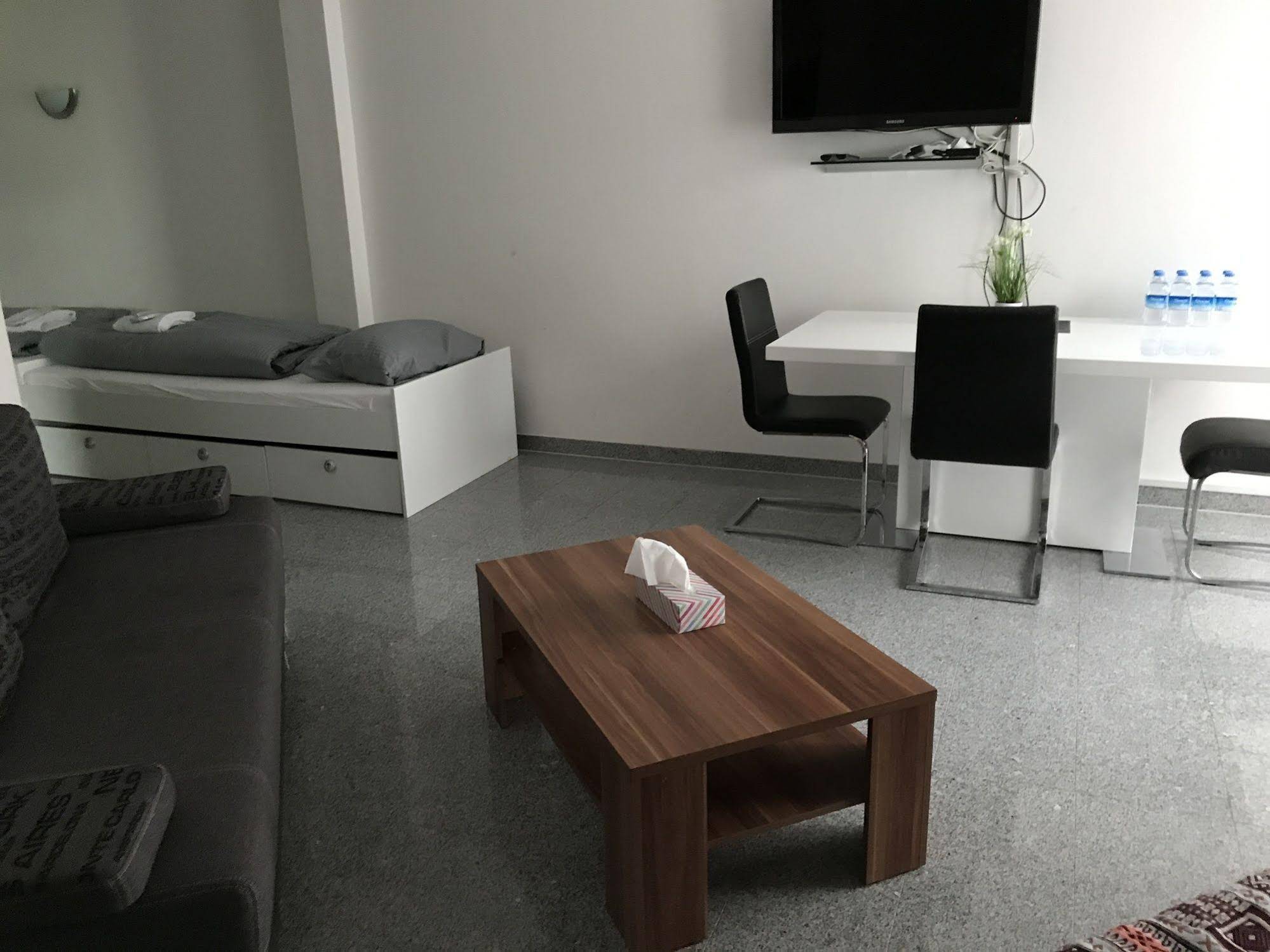 Kn Kahtan Boarding House