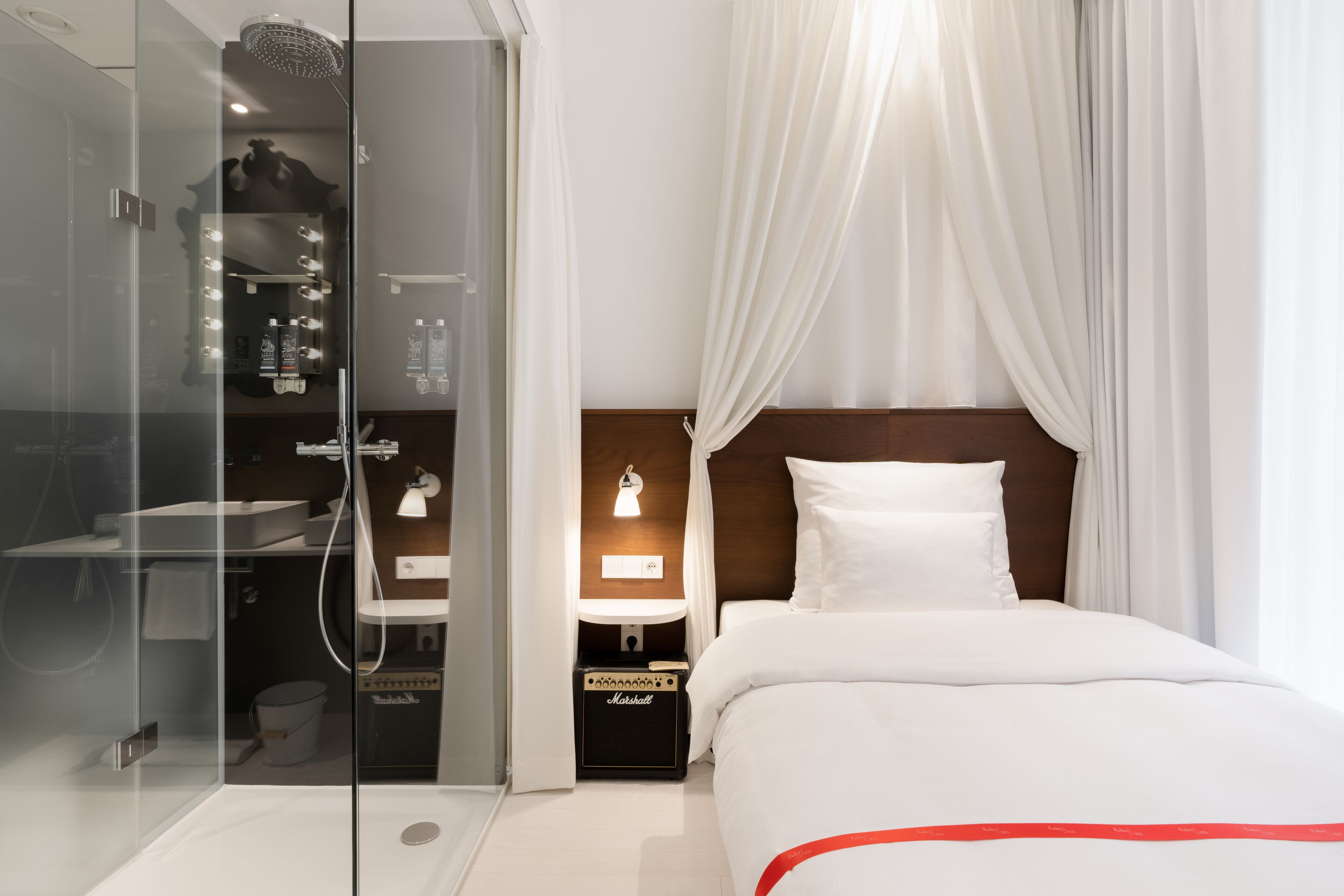 Ruby Rosi Hotel