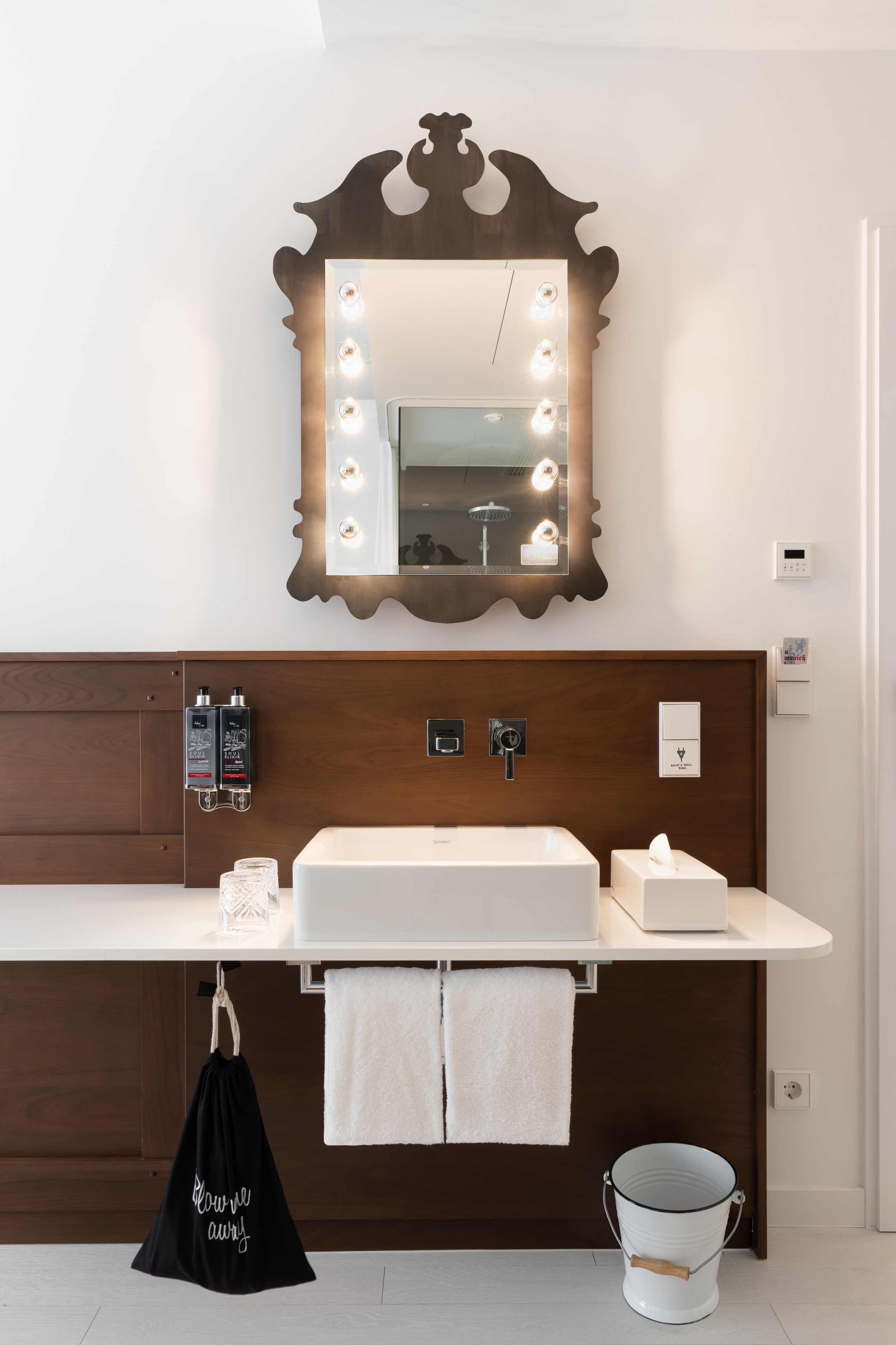 Ruby Rosi Hotel