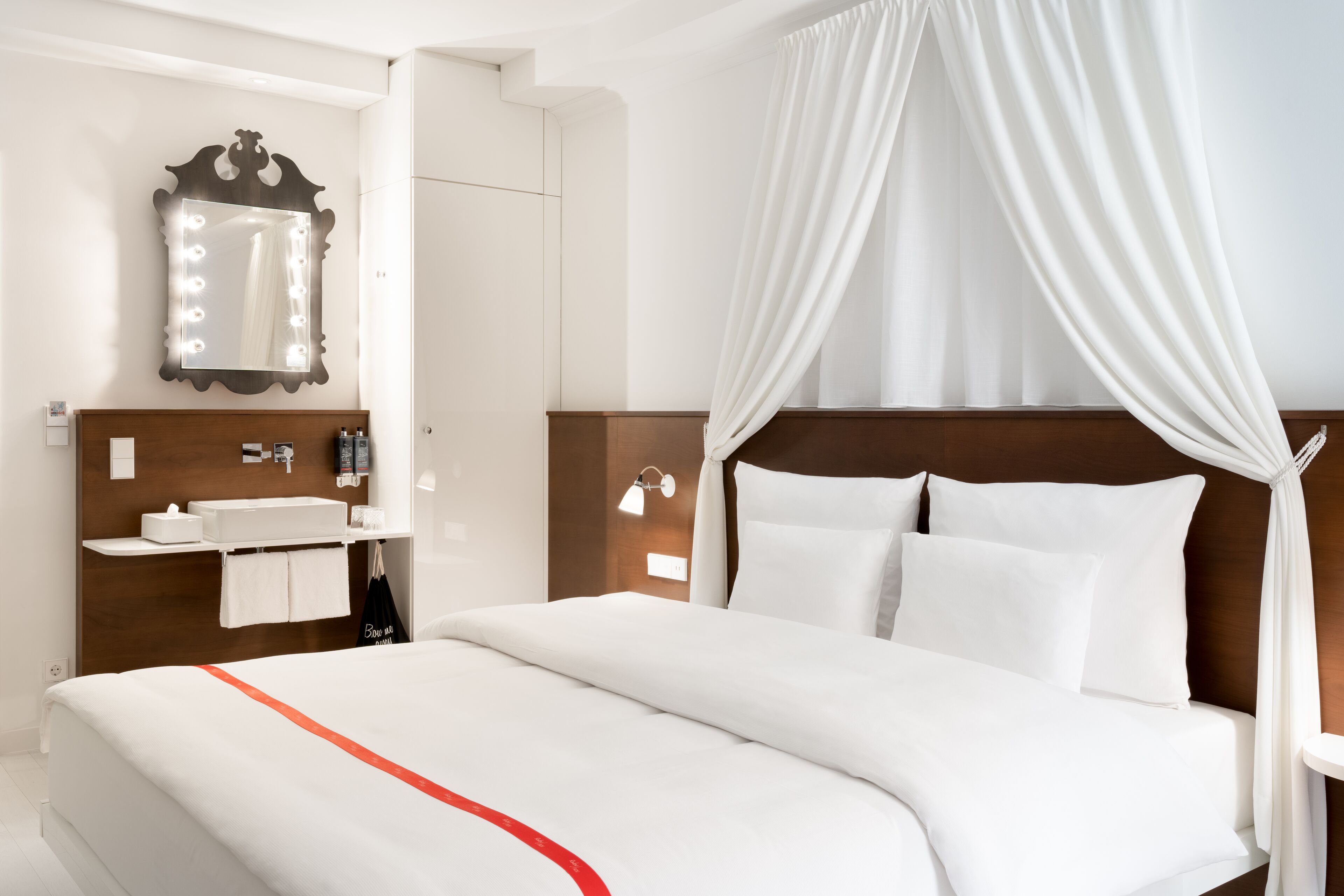 Ruby Rosi Hotel