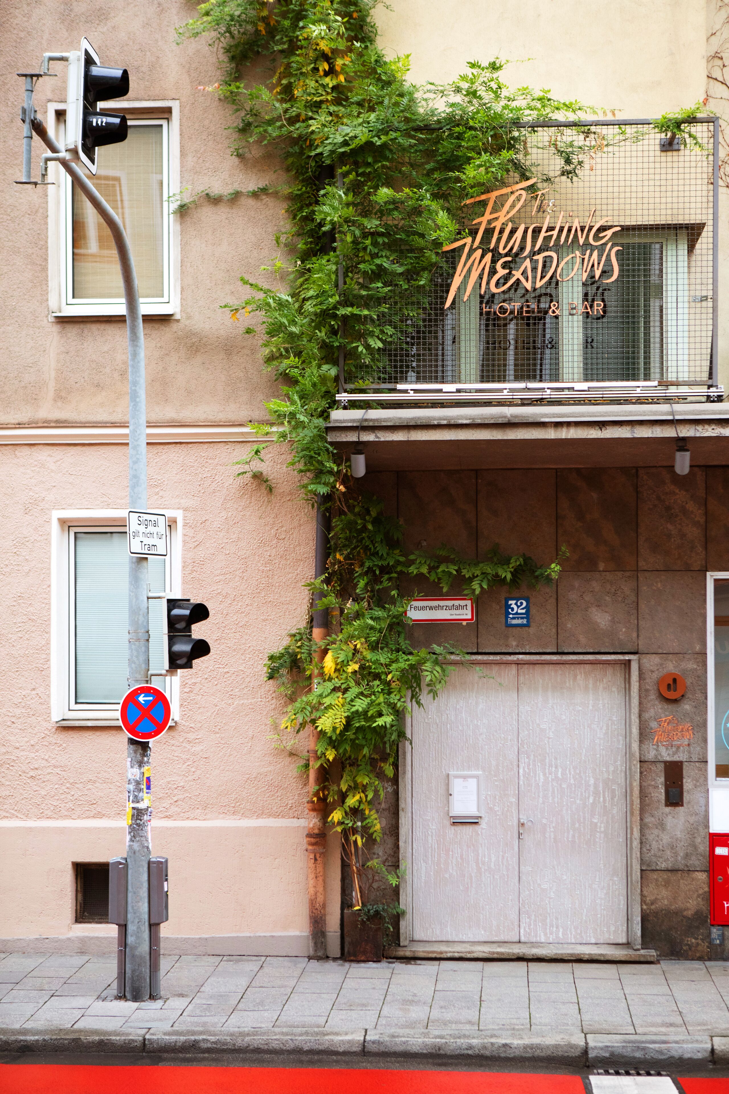 The Flushing Meadows Hotel & Bar