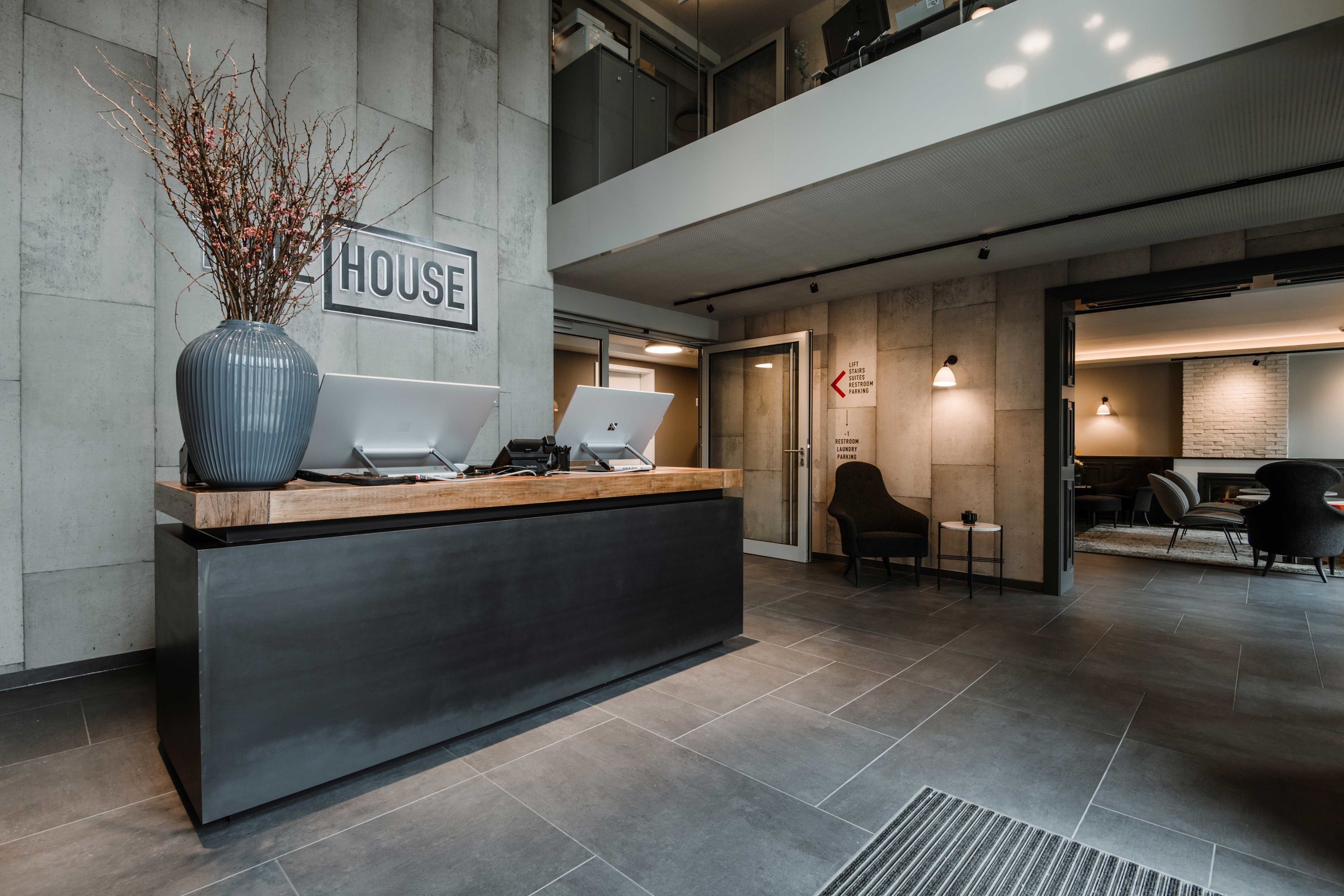 Timehouse Service Apartment