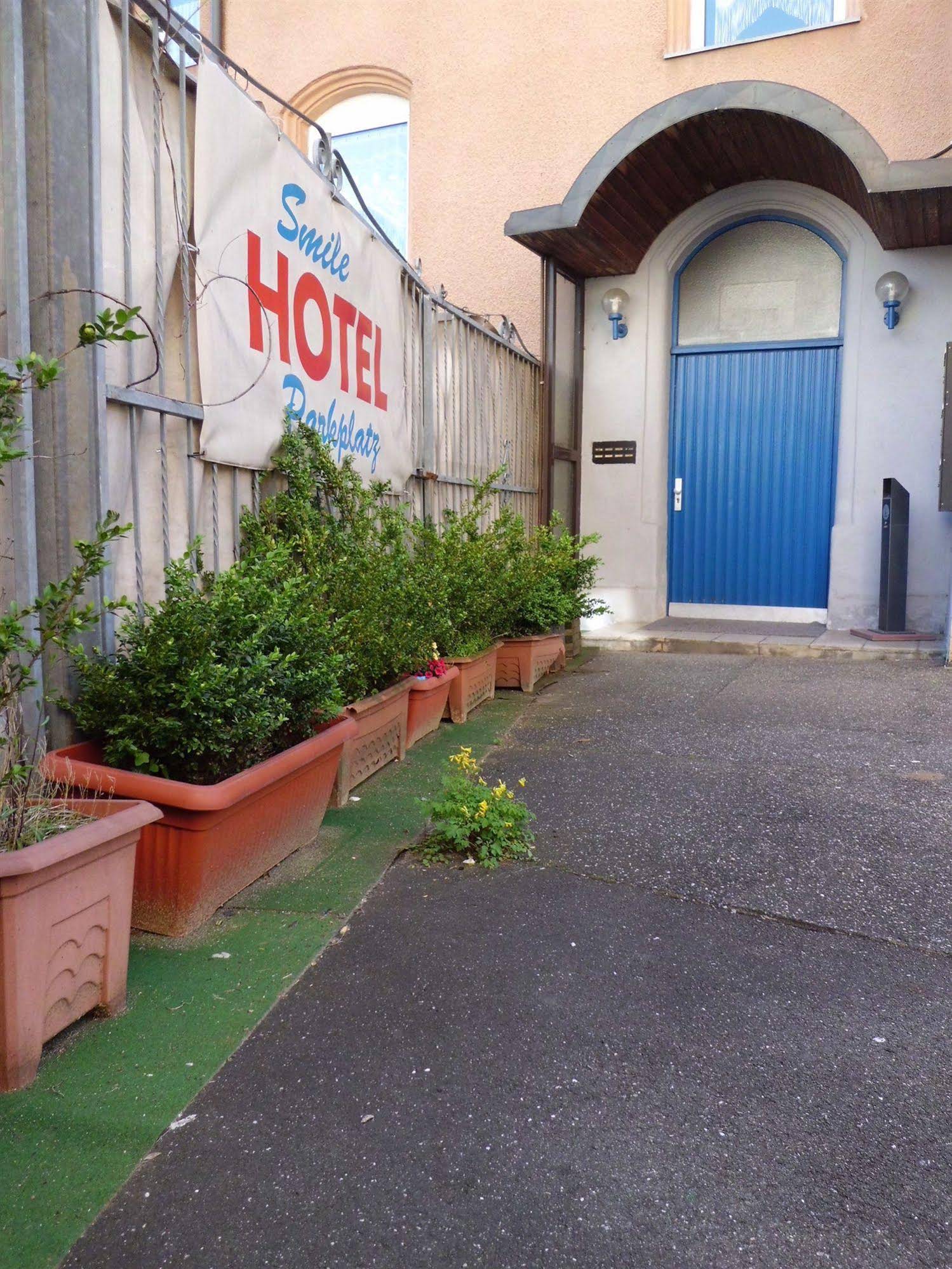 Smile - Hotel