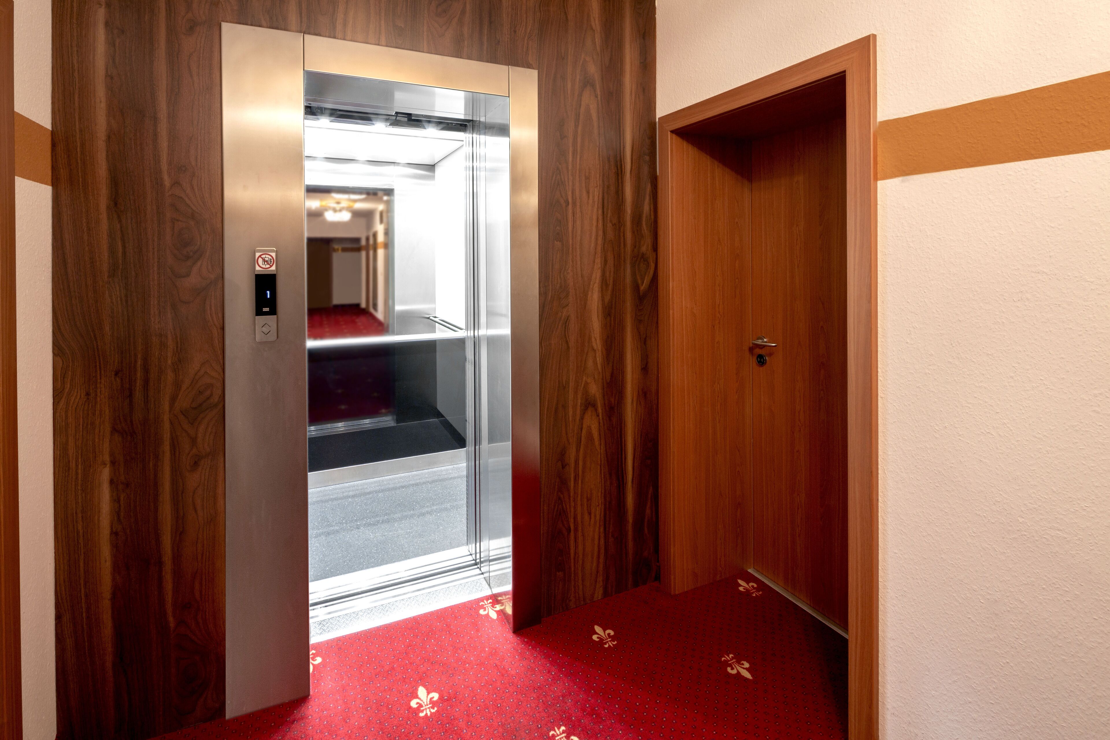 Tiptop Hotel Burgschmiet