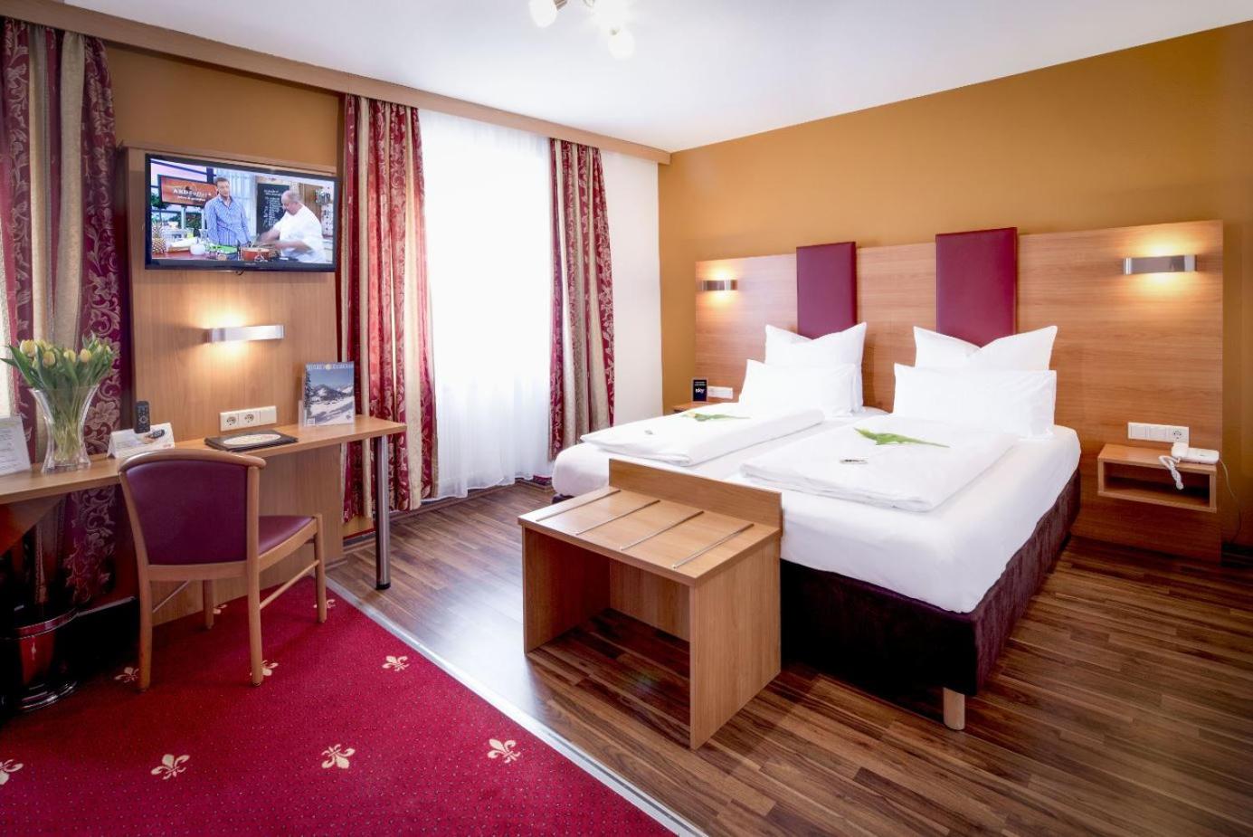 Tiptop Hotel Burgschmiet