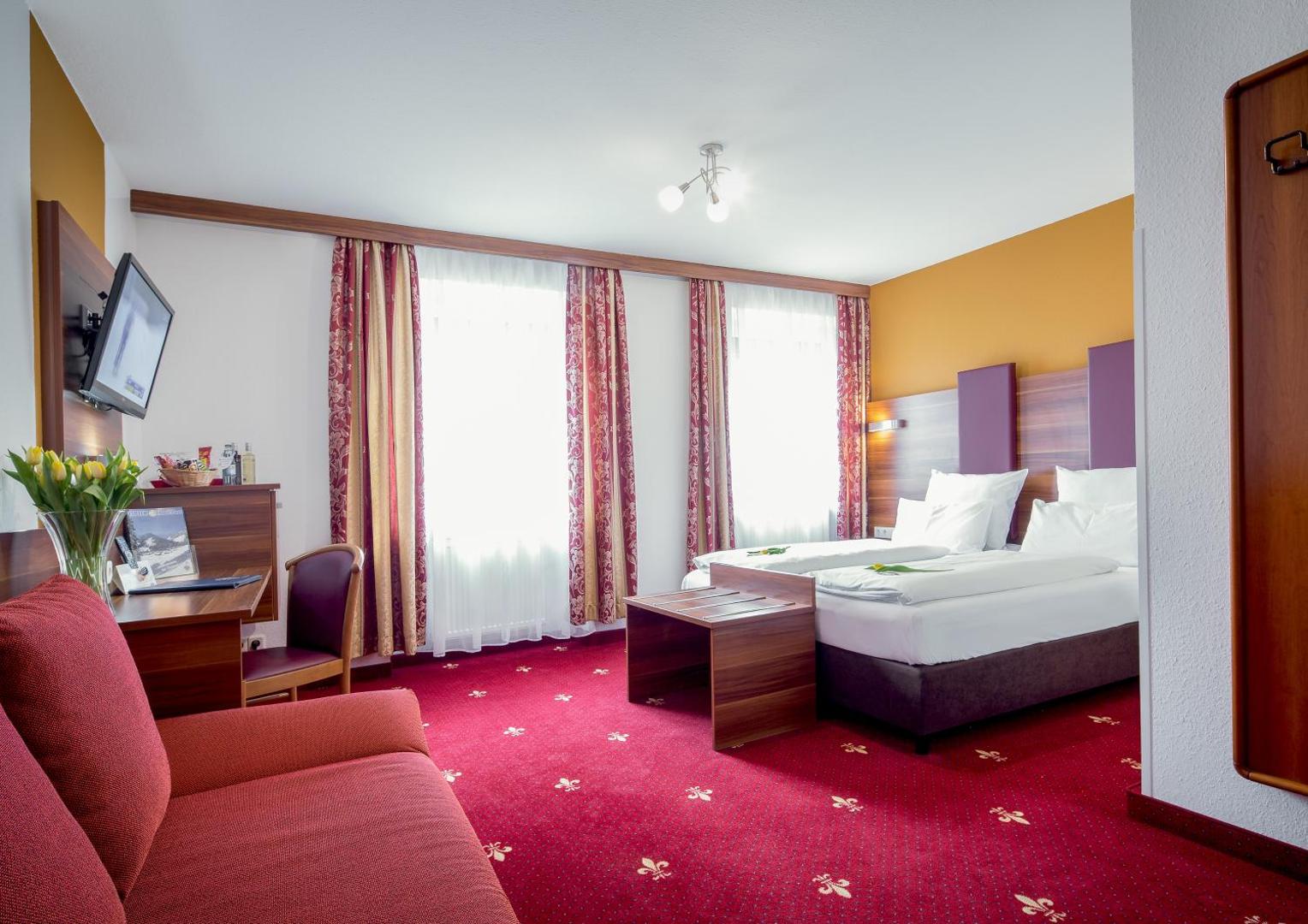 Tiptop Hotel Burgschmiet