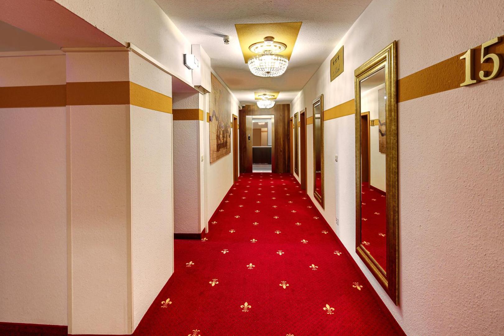 Tiptop Hotel Burgschmiet