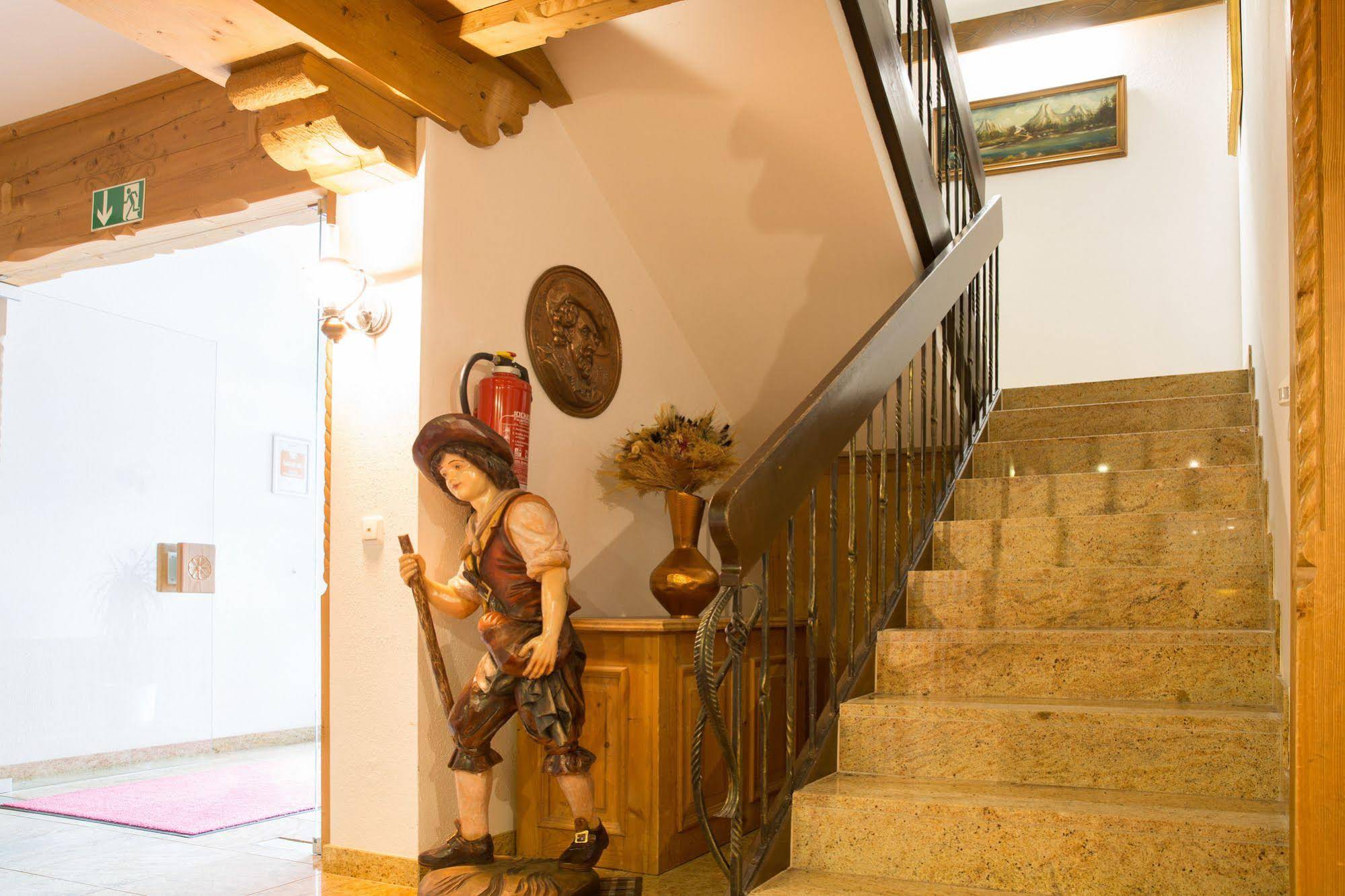 Hotel Gundl Alm