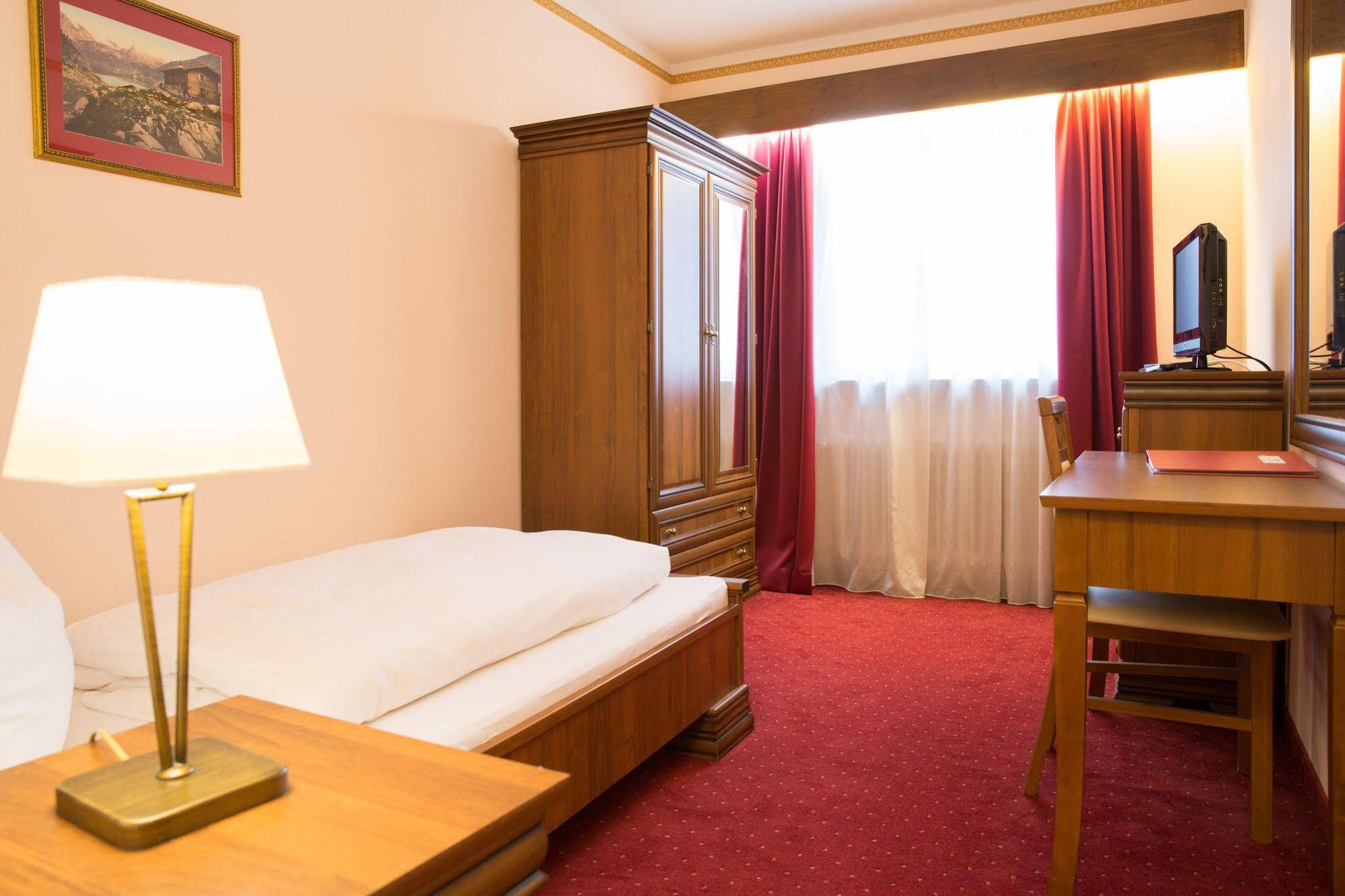 Hotel Gundl Alm