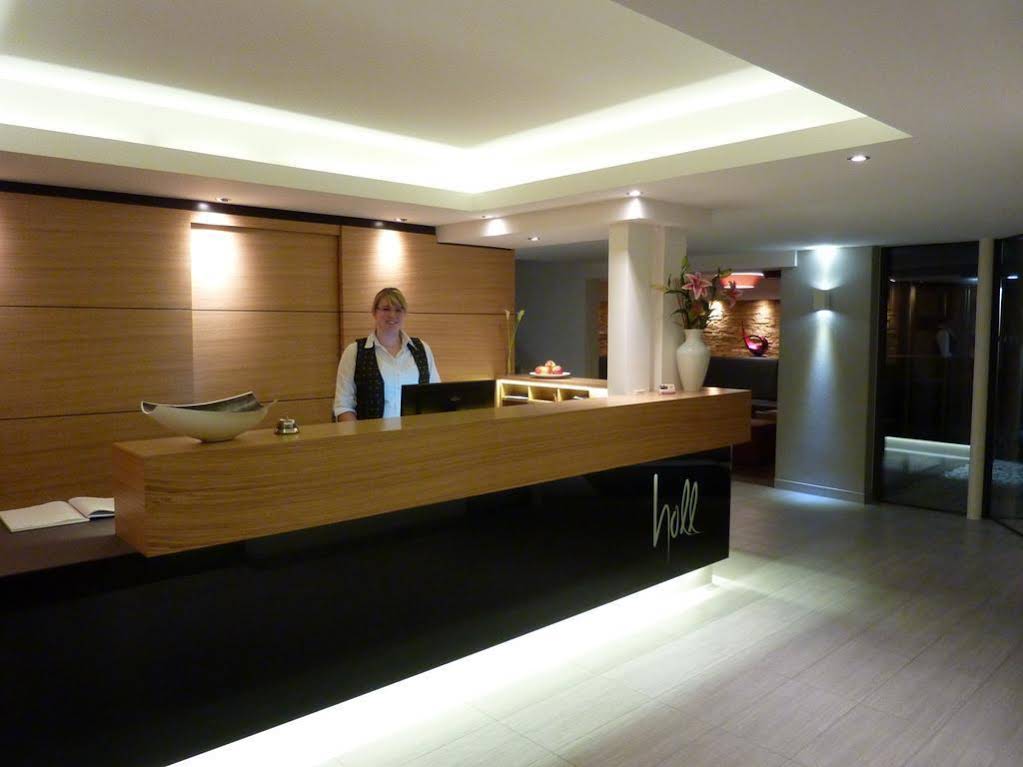Hotel Holl