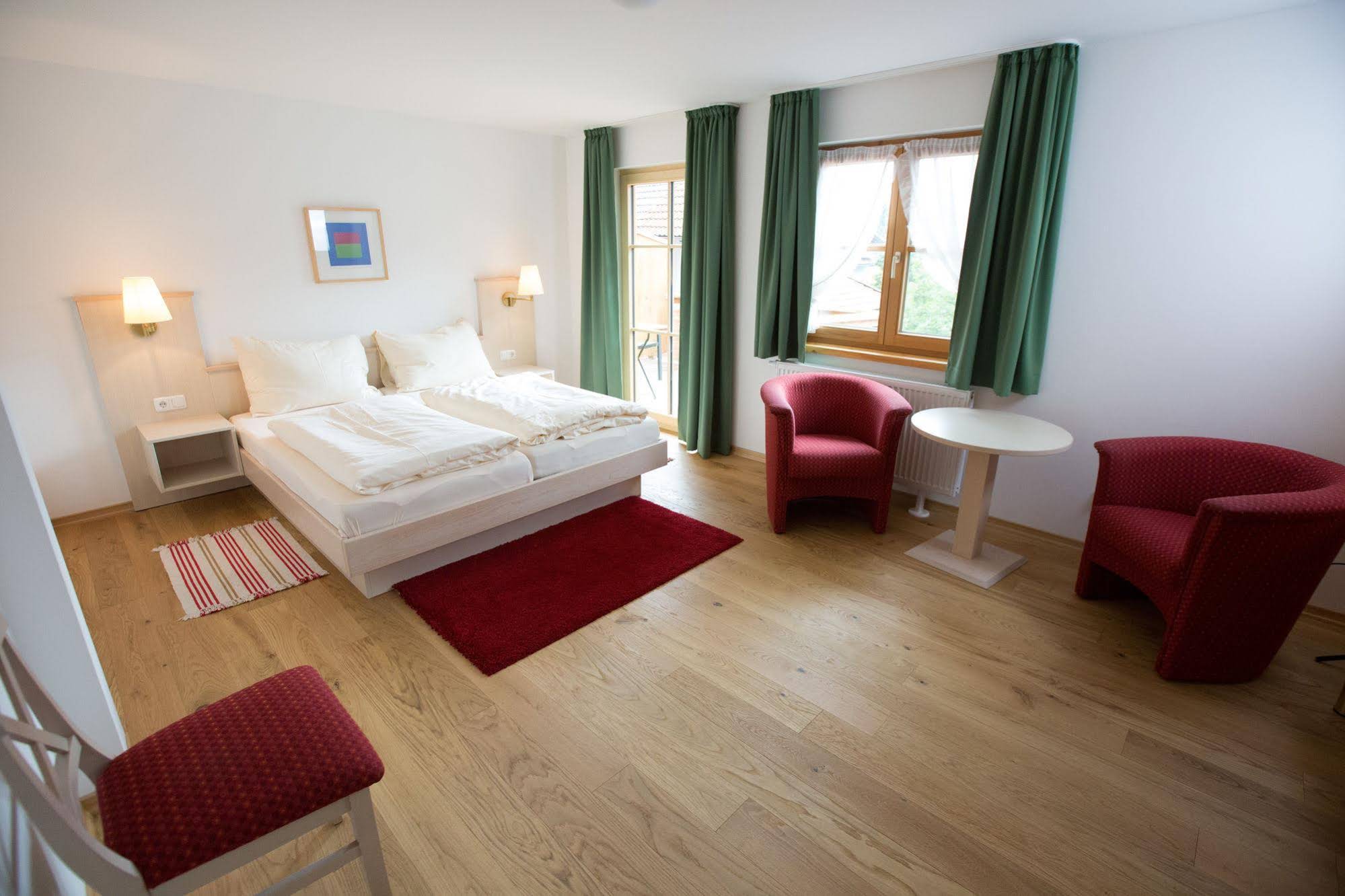 Landhotel & Gasthof Zur Post