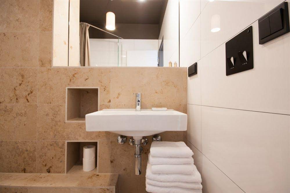 Room for Rent Aparthotel