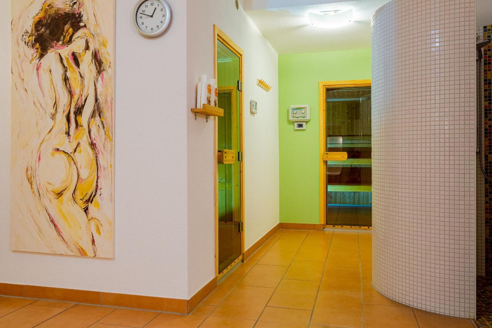 Acantus Hotel & Apartment