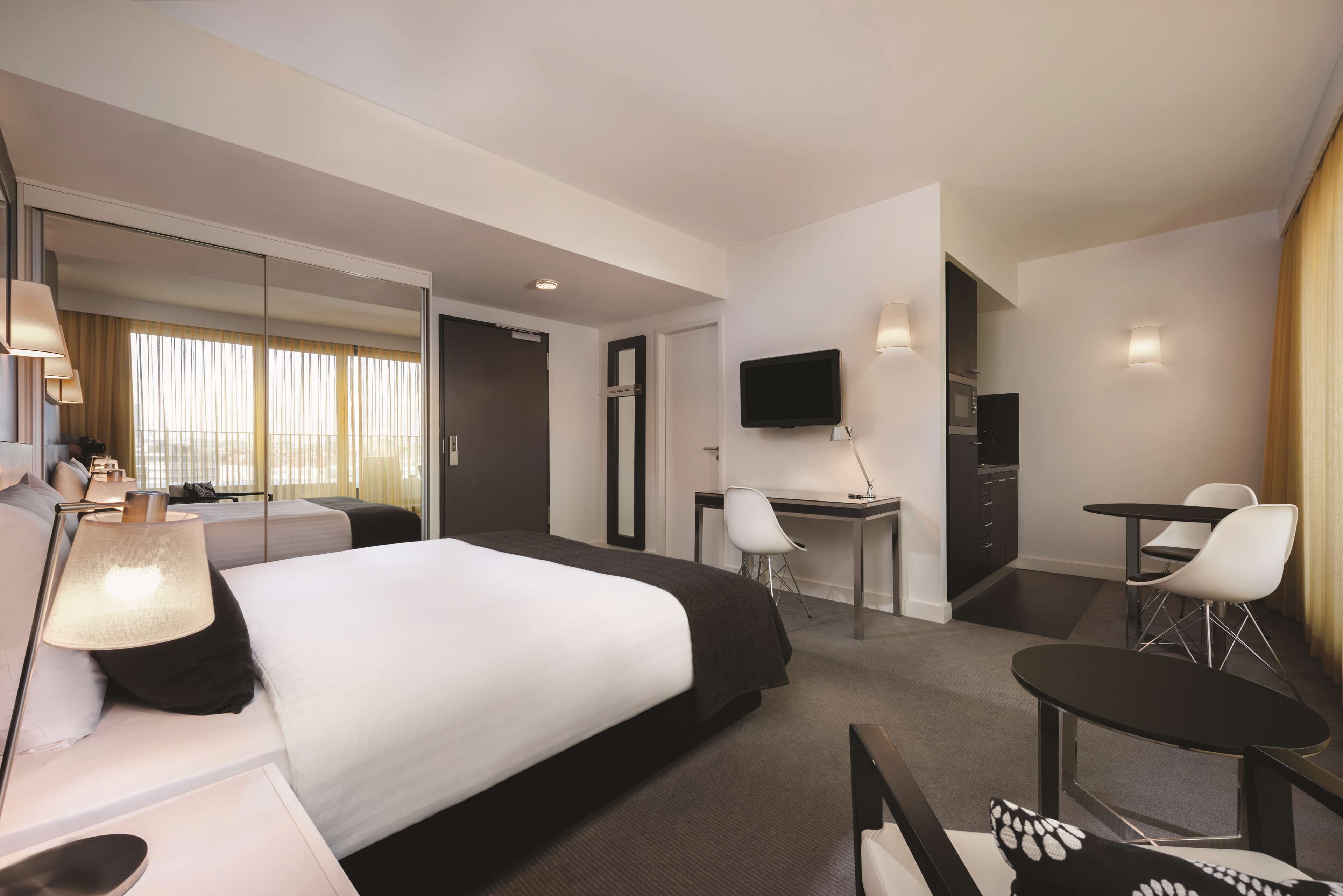 Adina Apartment Hotel Berlin Hackescher Markt