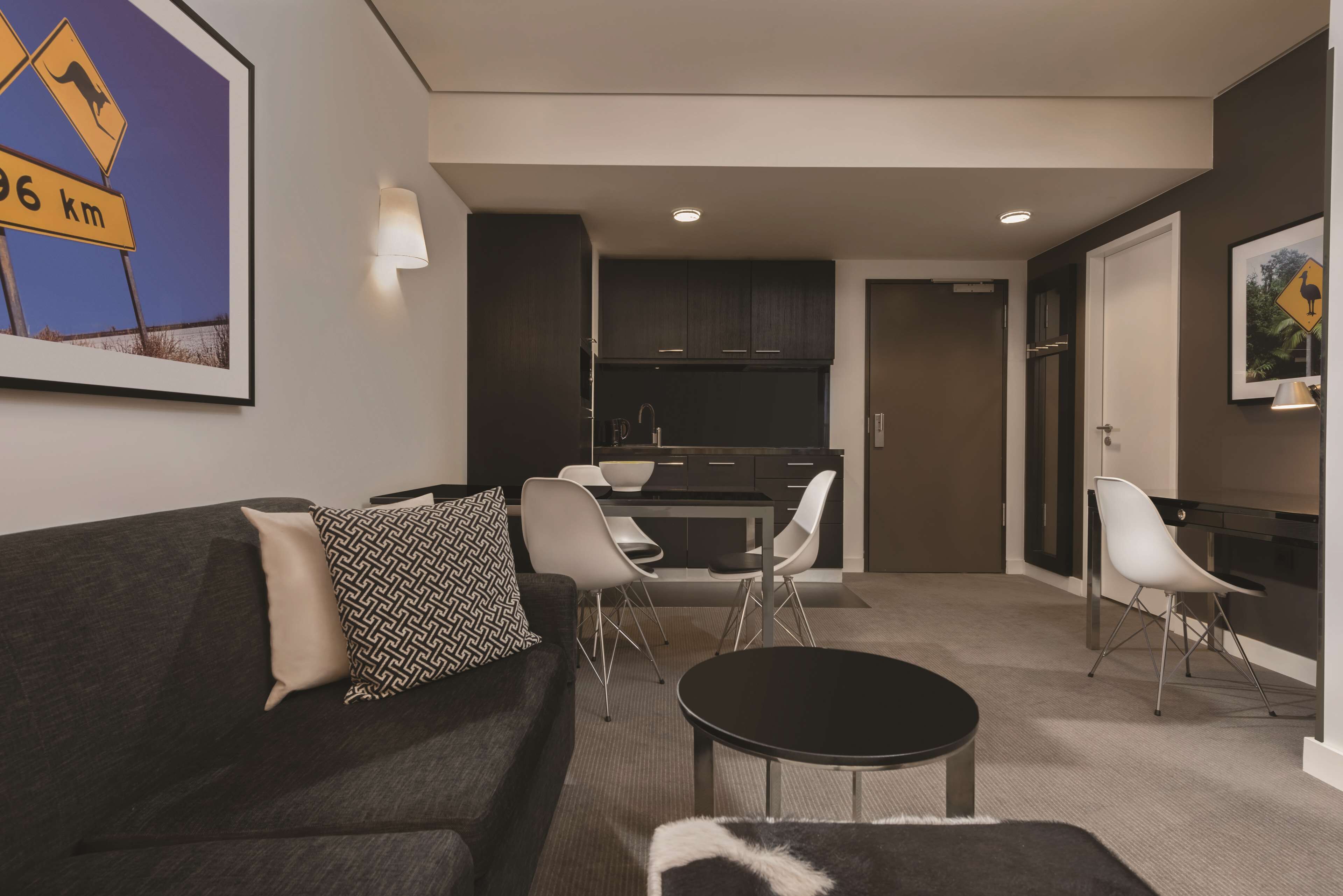 Adina Apartment Hotel Berlin Hackescher Markt