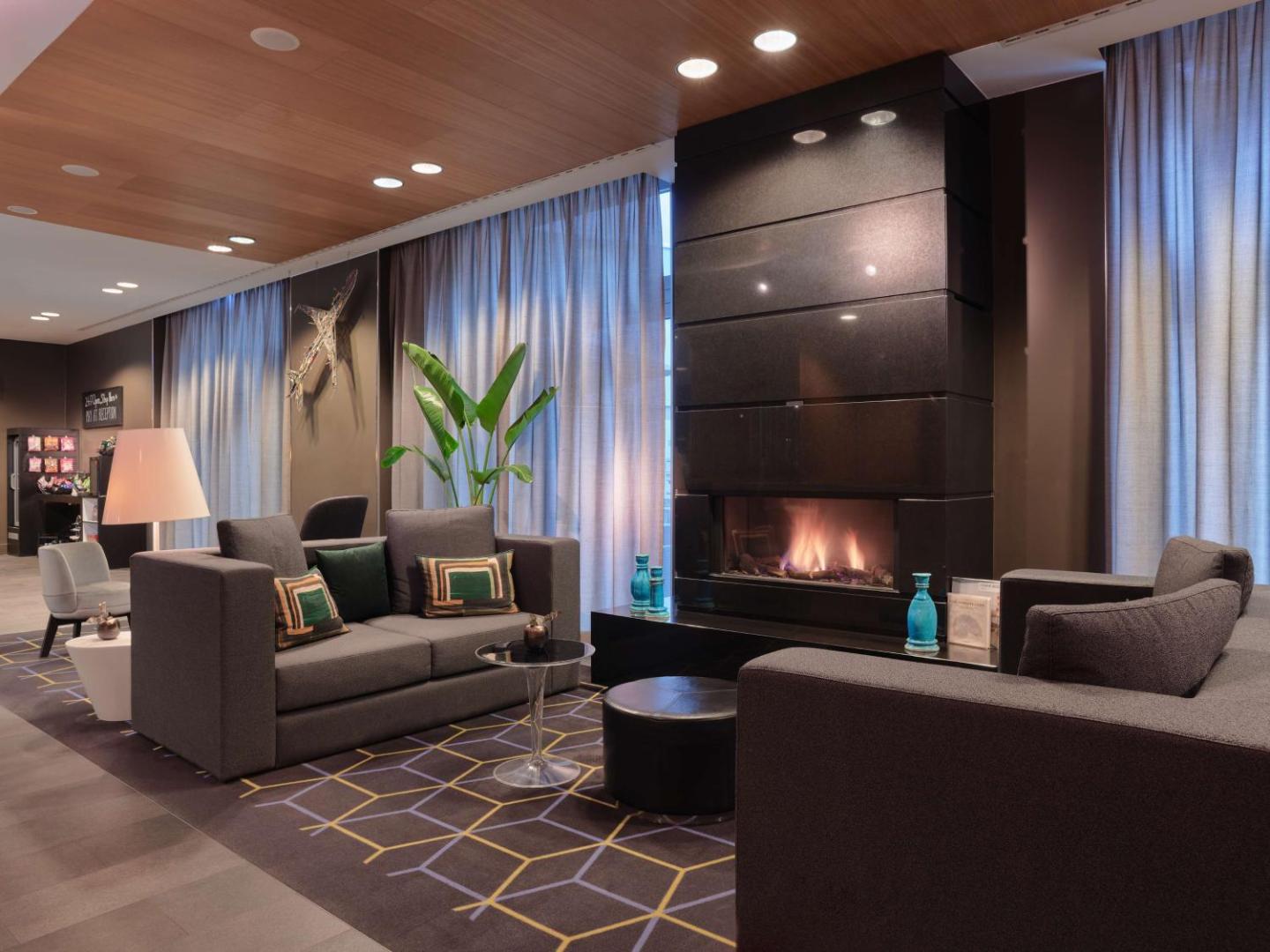 Adina Apartment Hotel Berlin Hackescher Markt