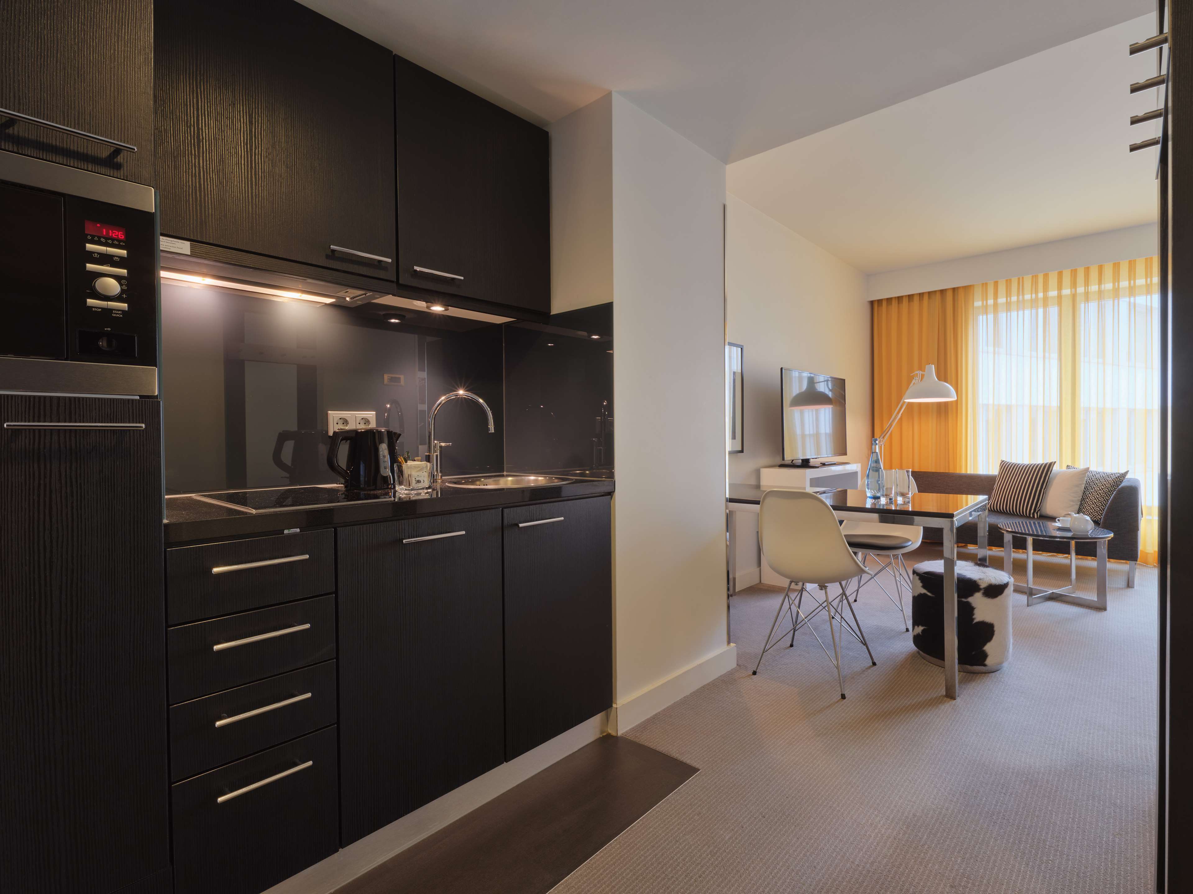 Adina Apartment Hotel Berlin Hackescher Markt