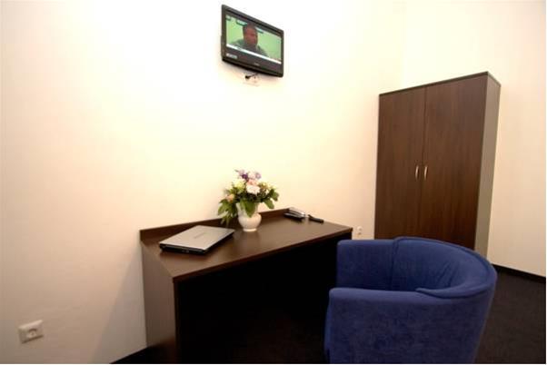 Arta Lenz Hotel