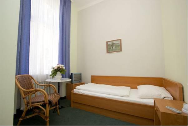 Arta Lenz Hotel