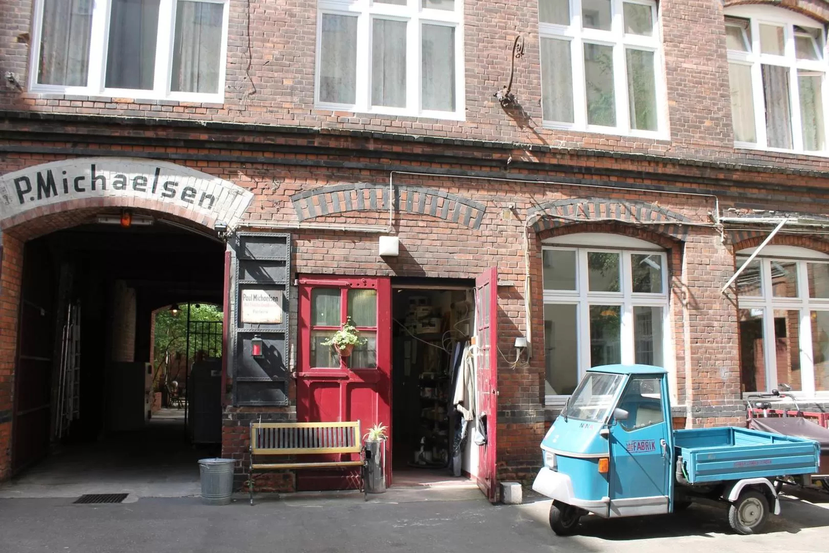 Die Fabrik