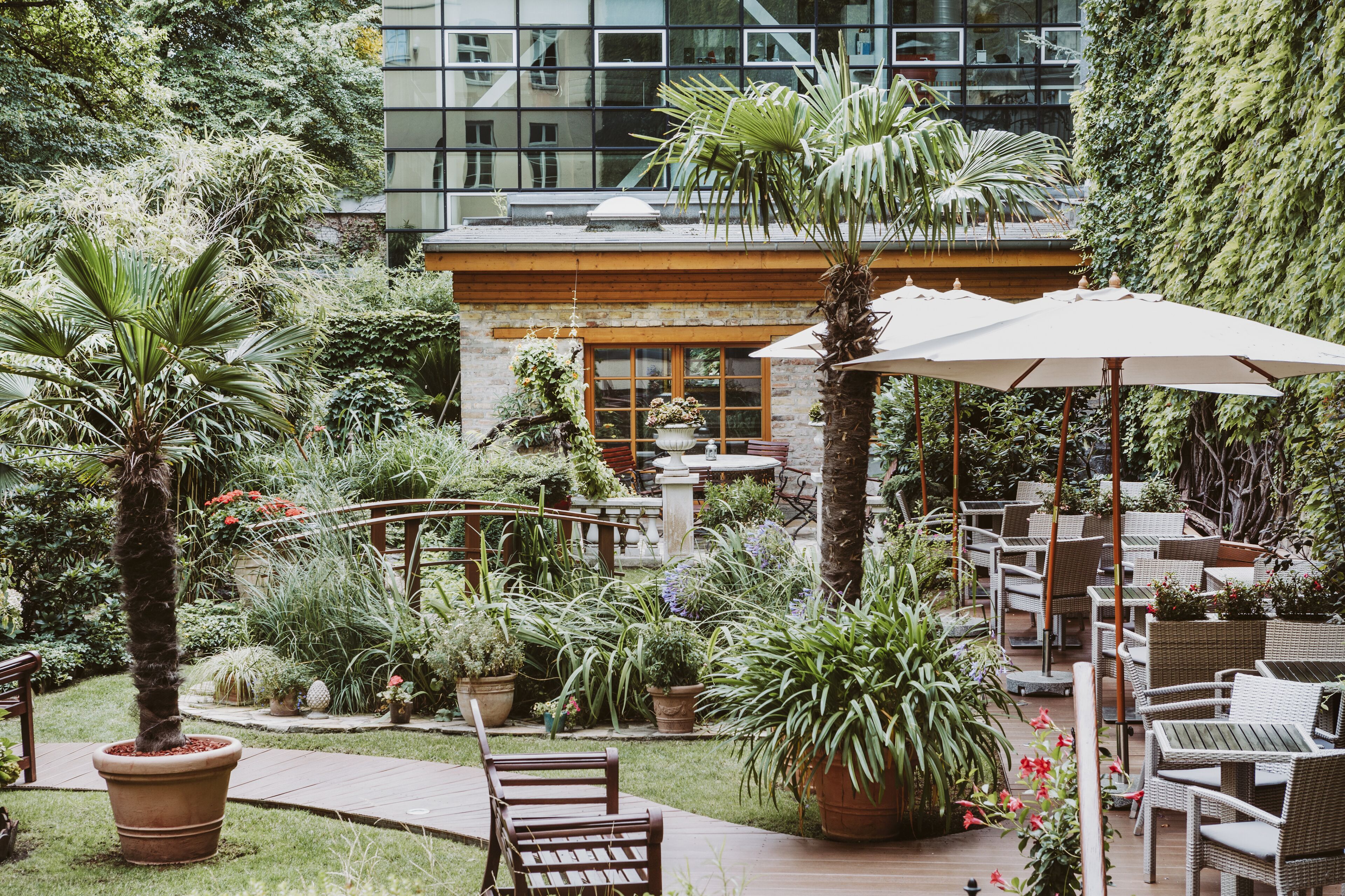 THE GATE Garden Hotel