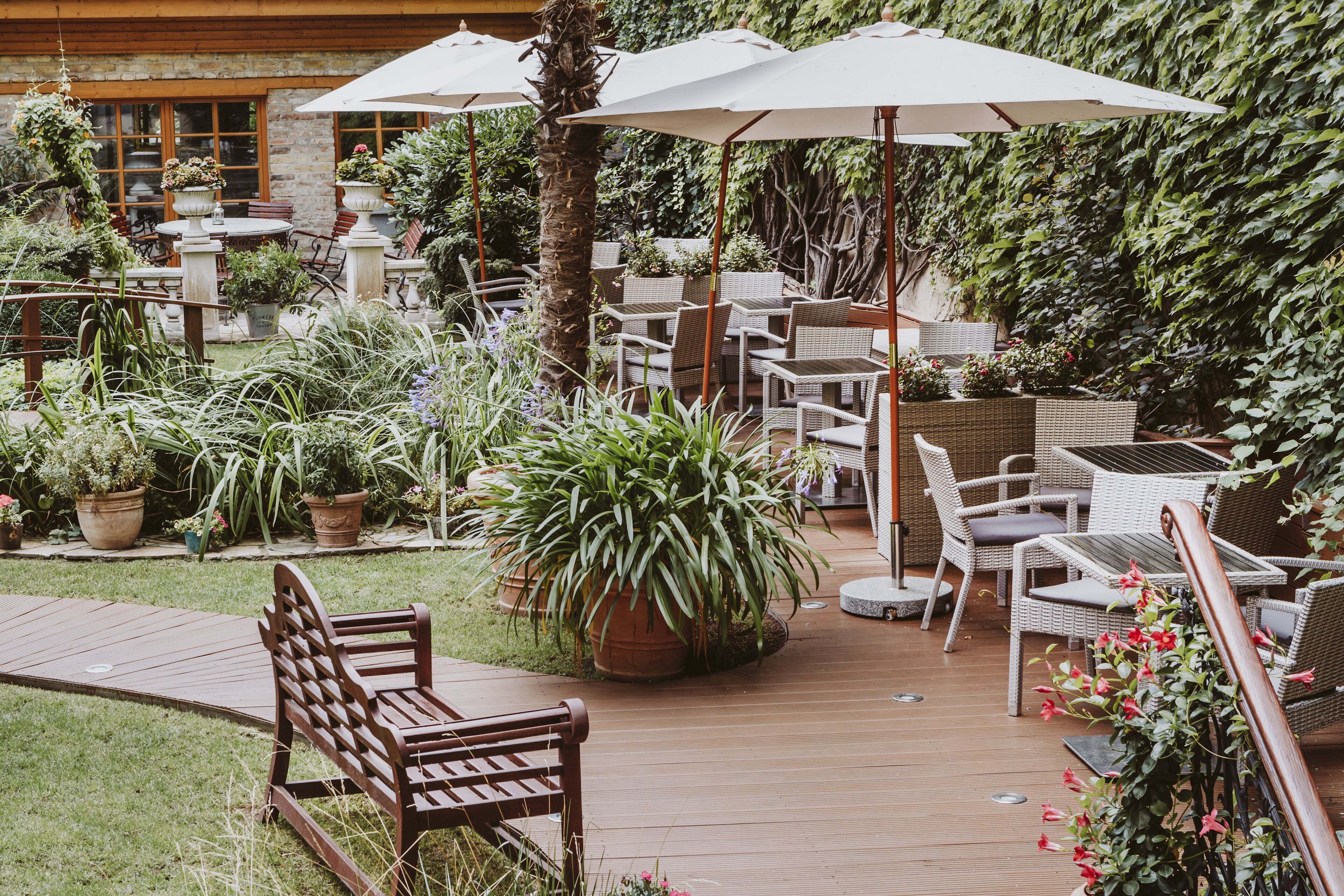 THE GATE Garden Hotel