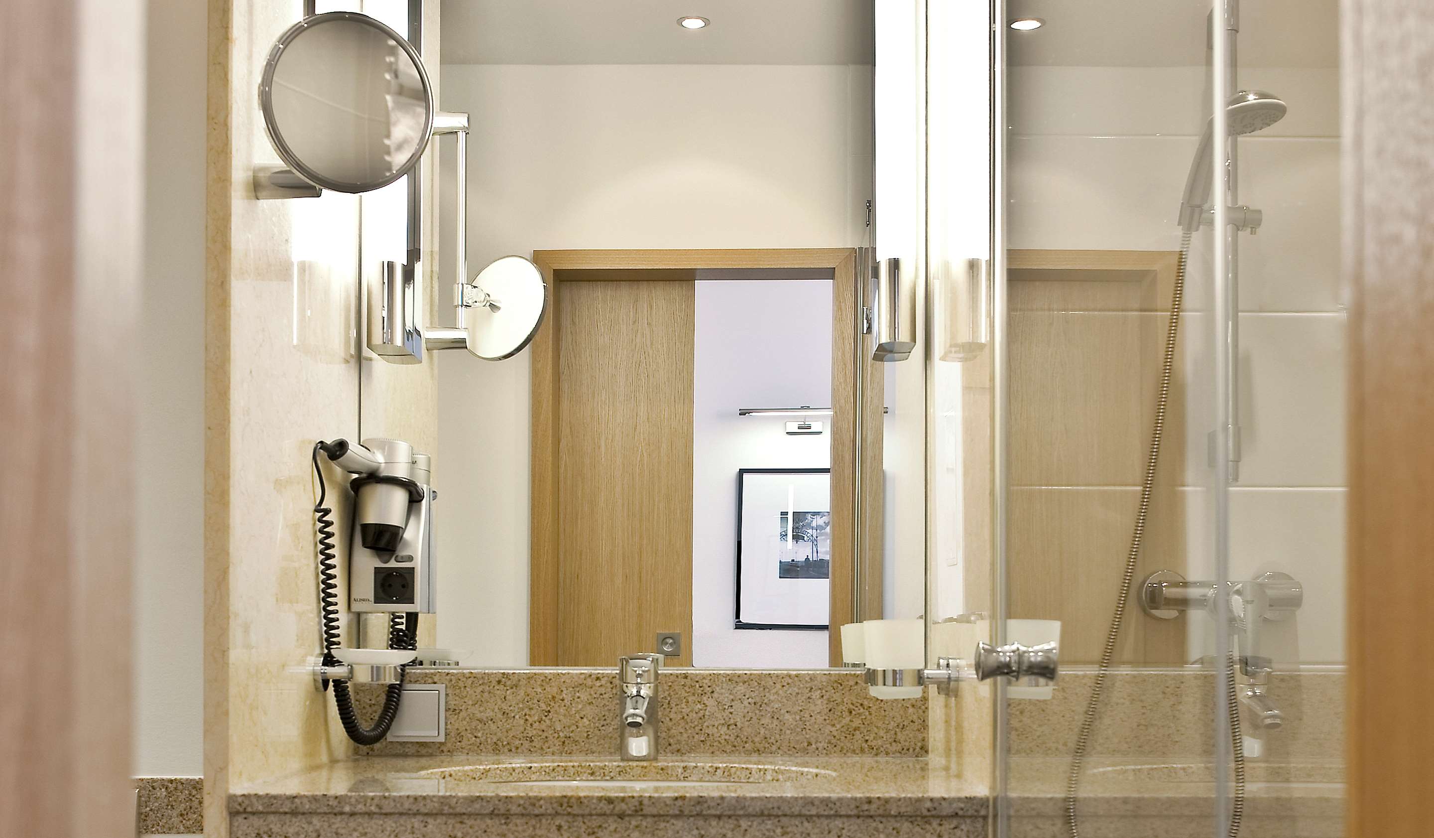 Golden Tulip Hamburg